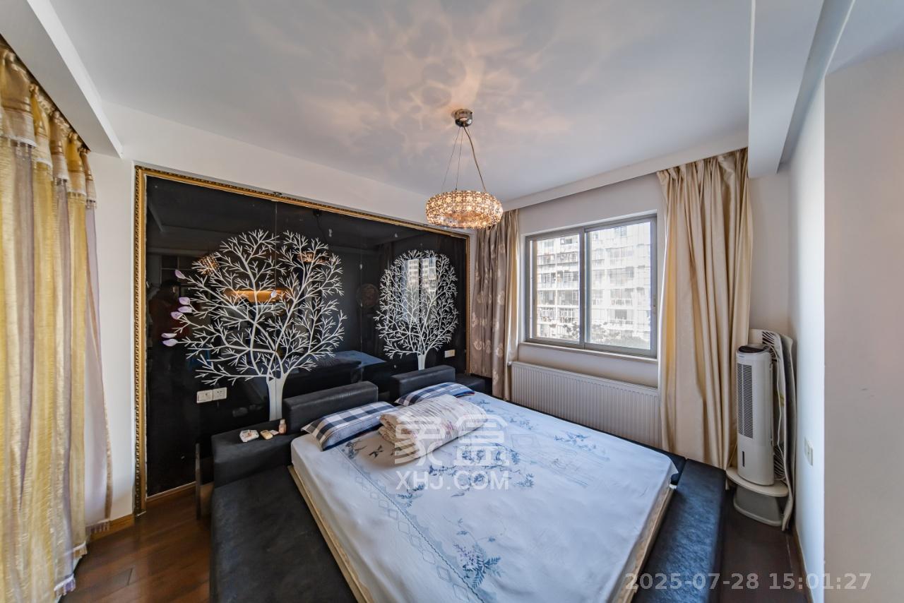 阳光100二期 3室2厅2卫 2600.0元/月 阳光100二期 3室2厅2卫 2600.0元/月室内图