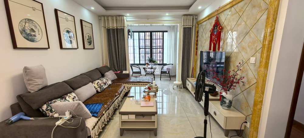 湘银星城  2室2厅2卫    43.8万