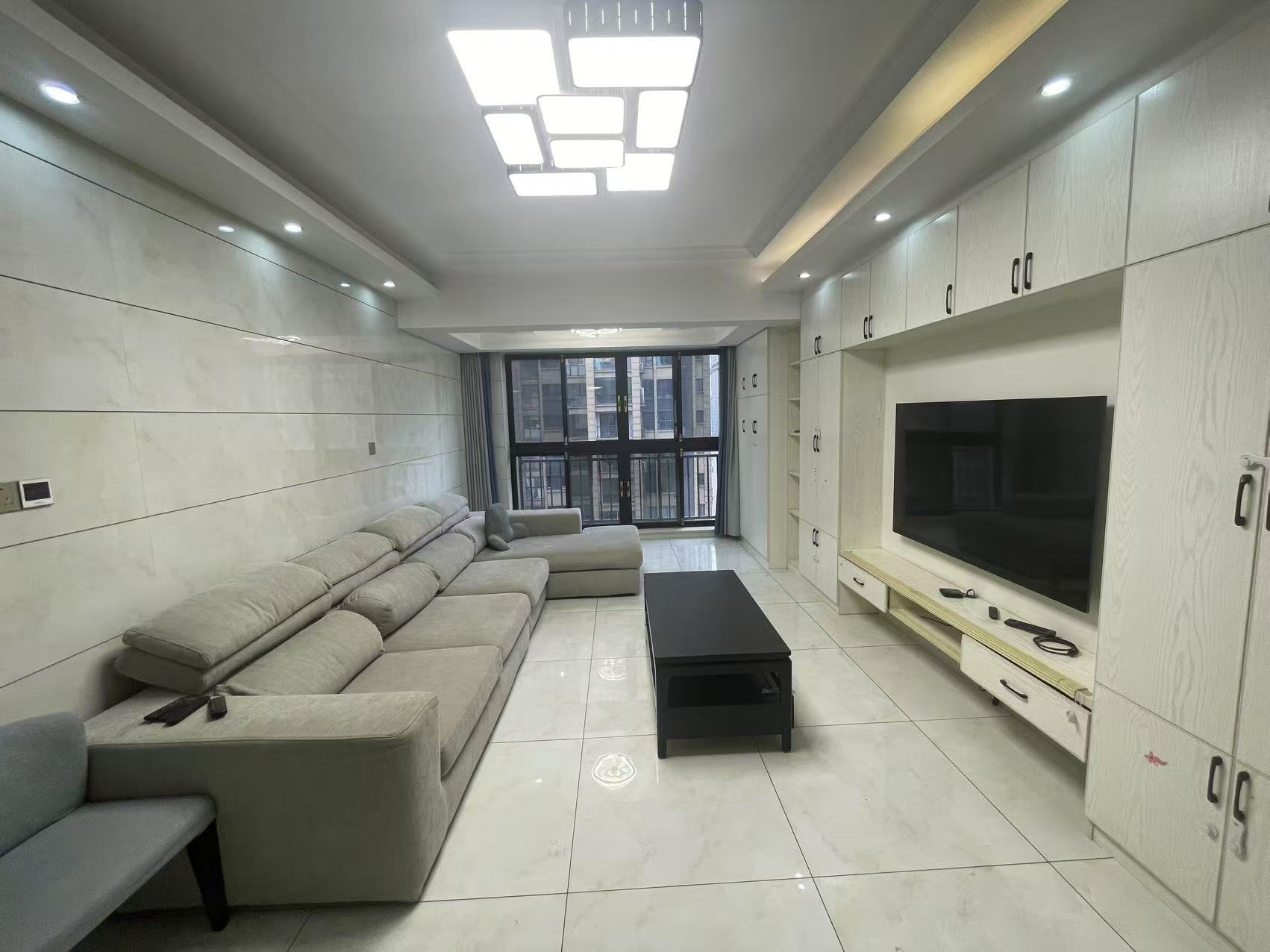 慧谷阳光  4室2厅2卫    77.3万