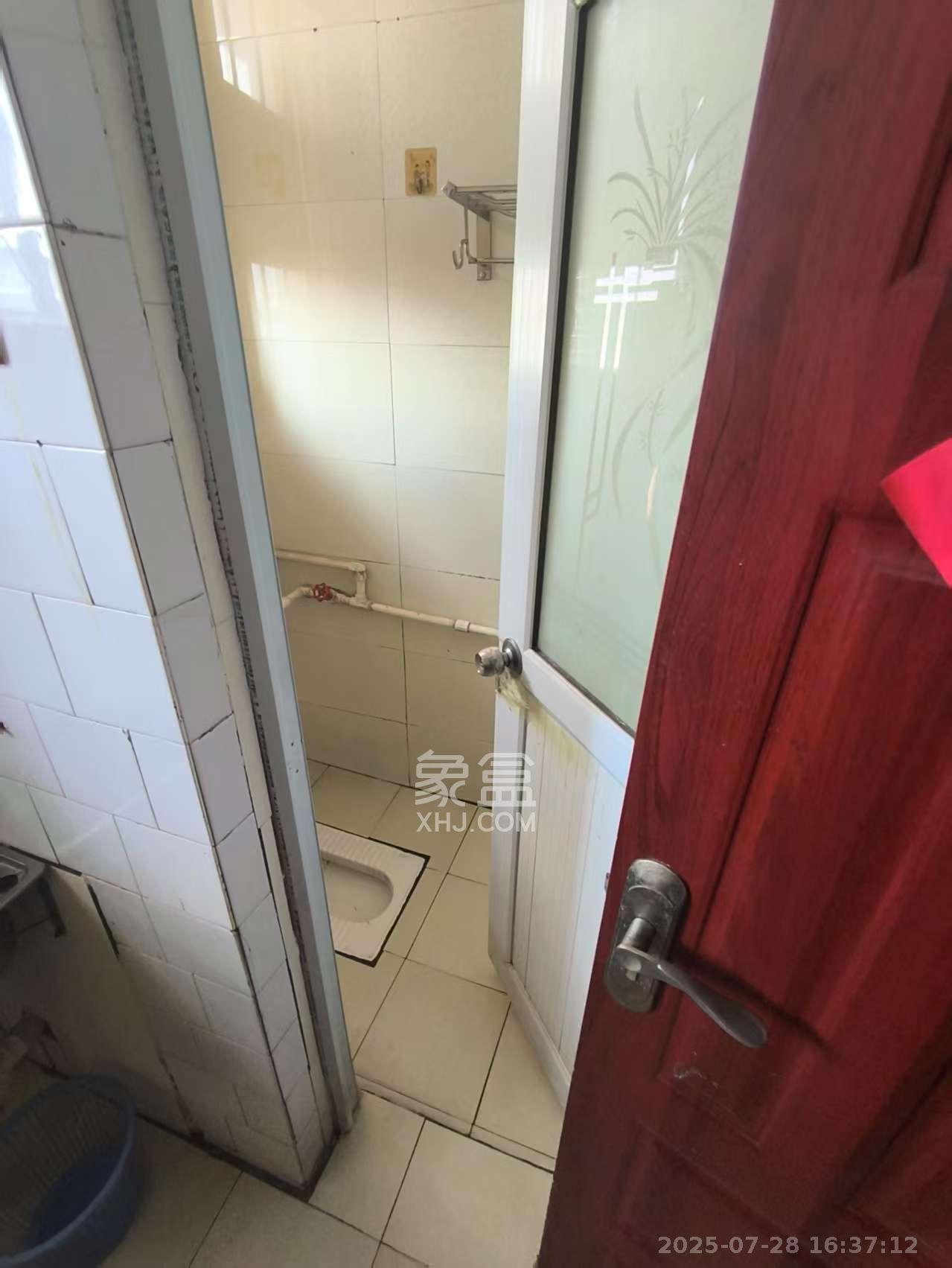 杜家塘小区  2室1厅1卫    1300.0元/月 杜家塘小区  2室1厅1卫    1300.0元/月室内图