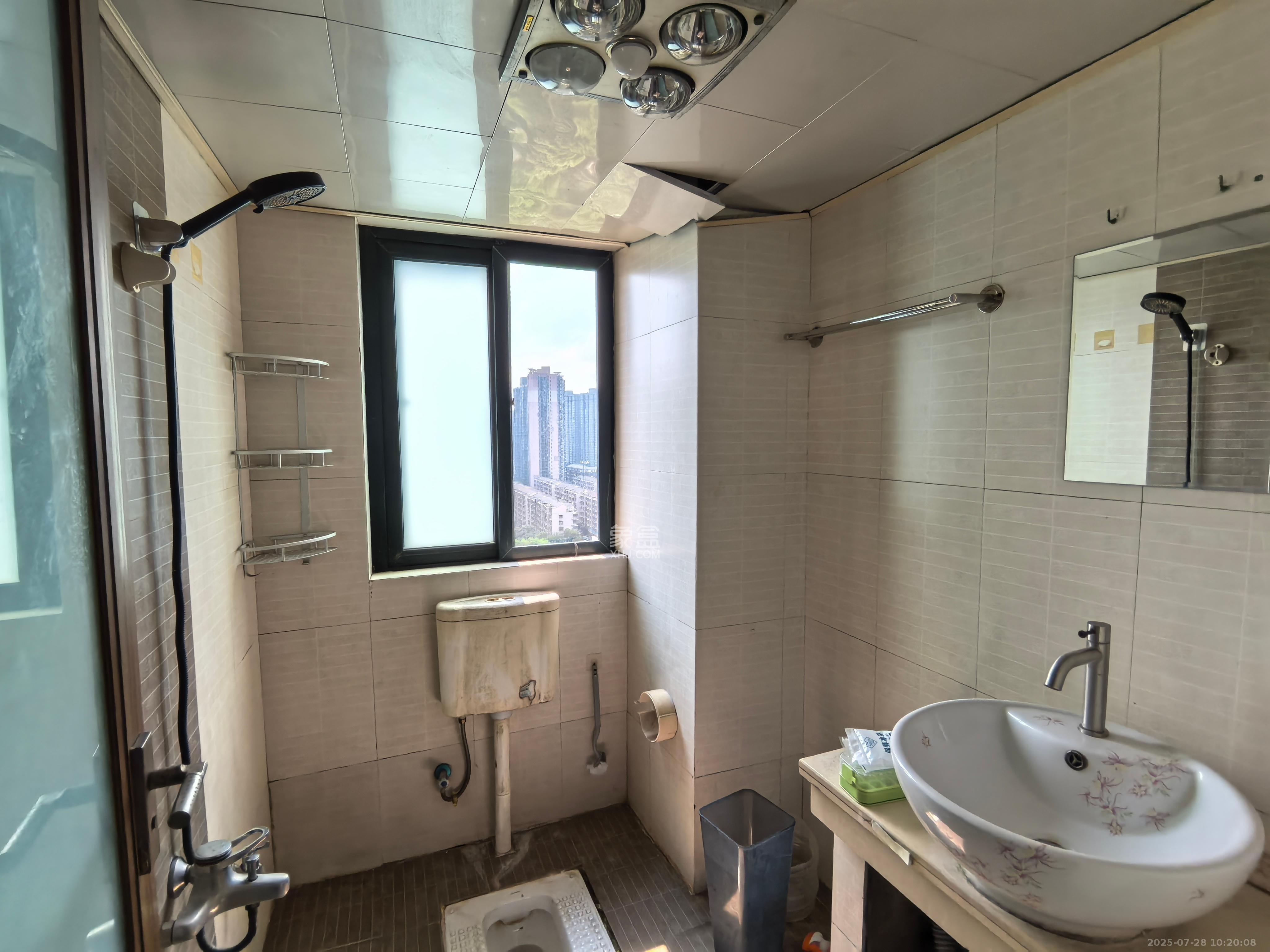 浏阳河畔家园 2室2厅2卫 2100.0元/月 浏阳河畔家园 2室2厅2卫 2100.0元/月室内图