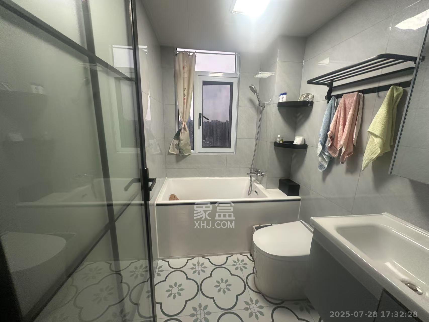 友兴家园  3室2厅2卫    3500.0元/月 友兴家园  3室2厅2卫    3500.0元/月室内图