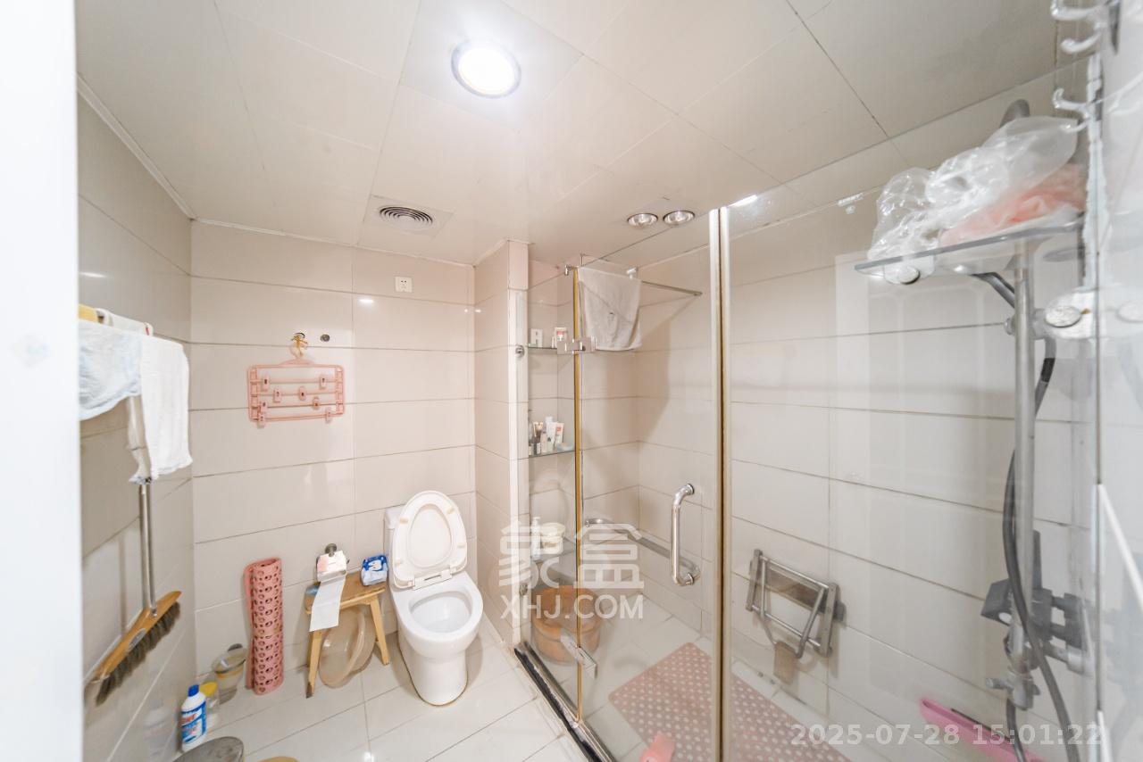 阳光100二期  3室2厅2卫    2600.0元/月室内图