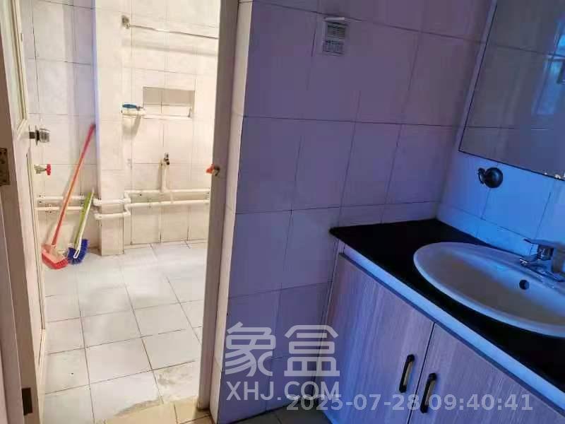 南明苑西区 3室2厅1卫 2400.0元/月 南明苑西区 3室2厅1卫 2400.0元/月室内图