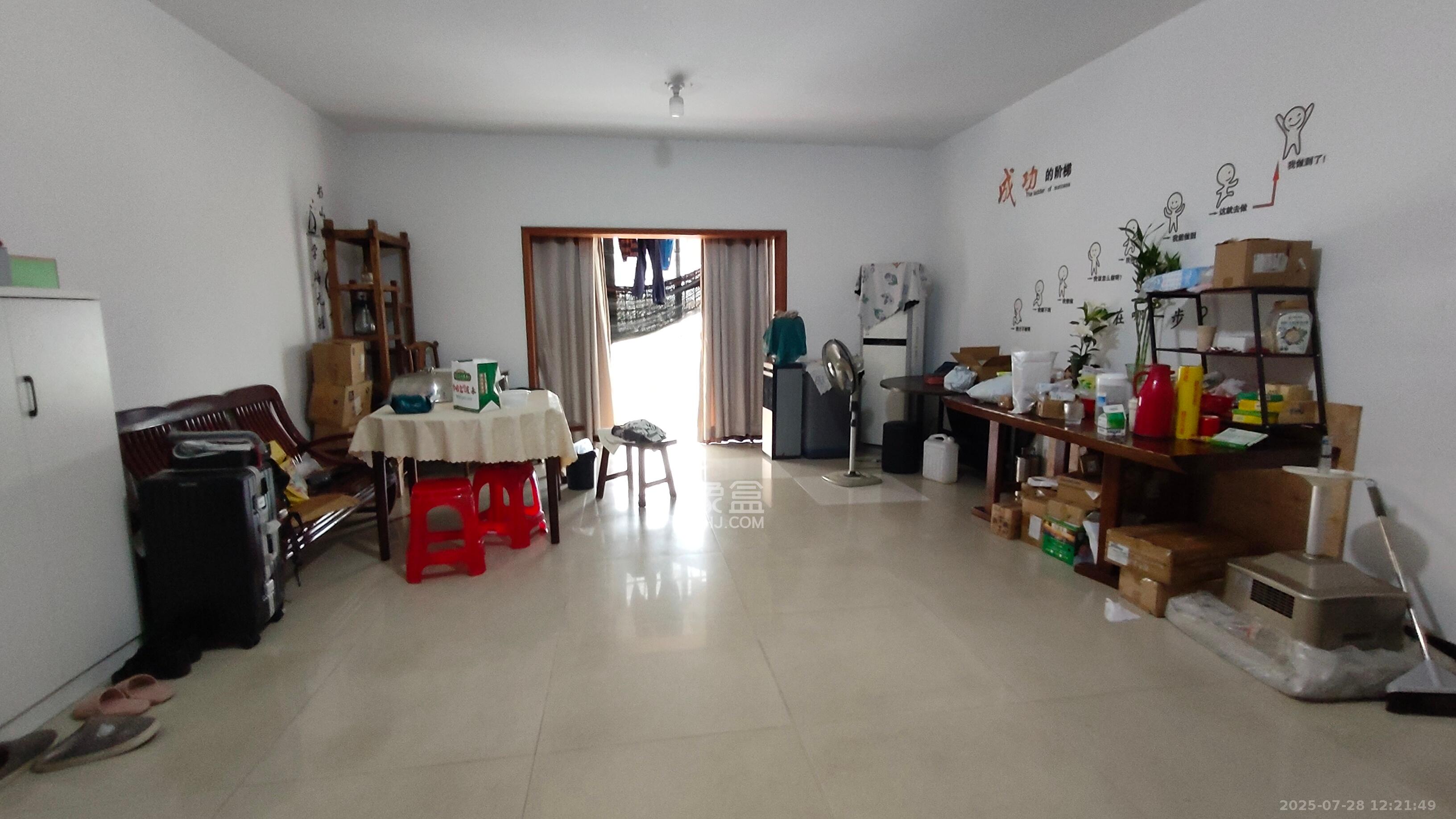 湘绣城 3室2厅2卫 1600.0元/月 湘绣城 3室2厅2卫 1600.0元/月室内图