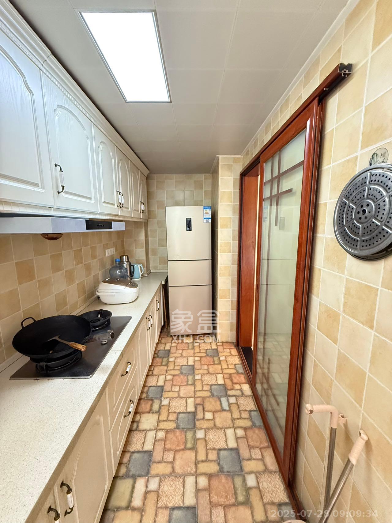 怡海星城 3室2厅2卫 2100.0元/月 怡海星城 3室2厅2卫 2100.0元/月室内图