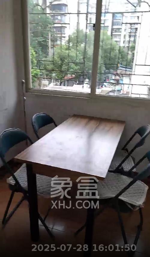 向东南社区 2室1厅1卫 1600.0元/月 向东南社区 2室1厅1卫 1600.0元/月室内图