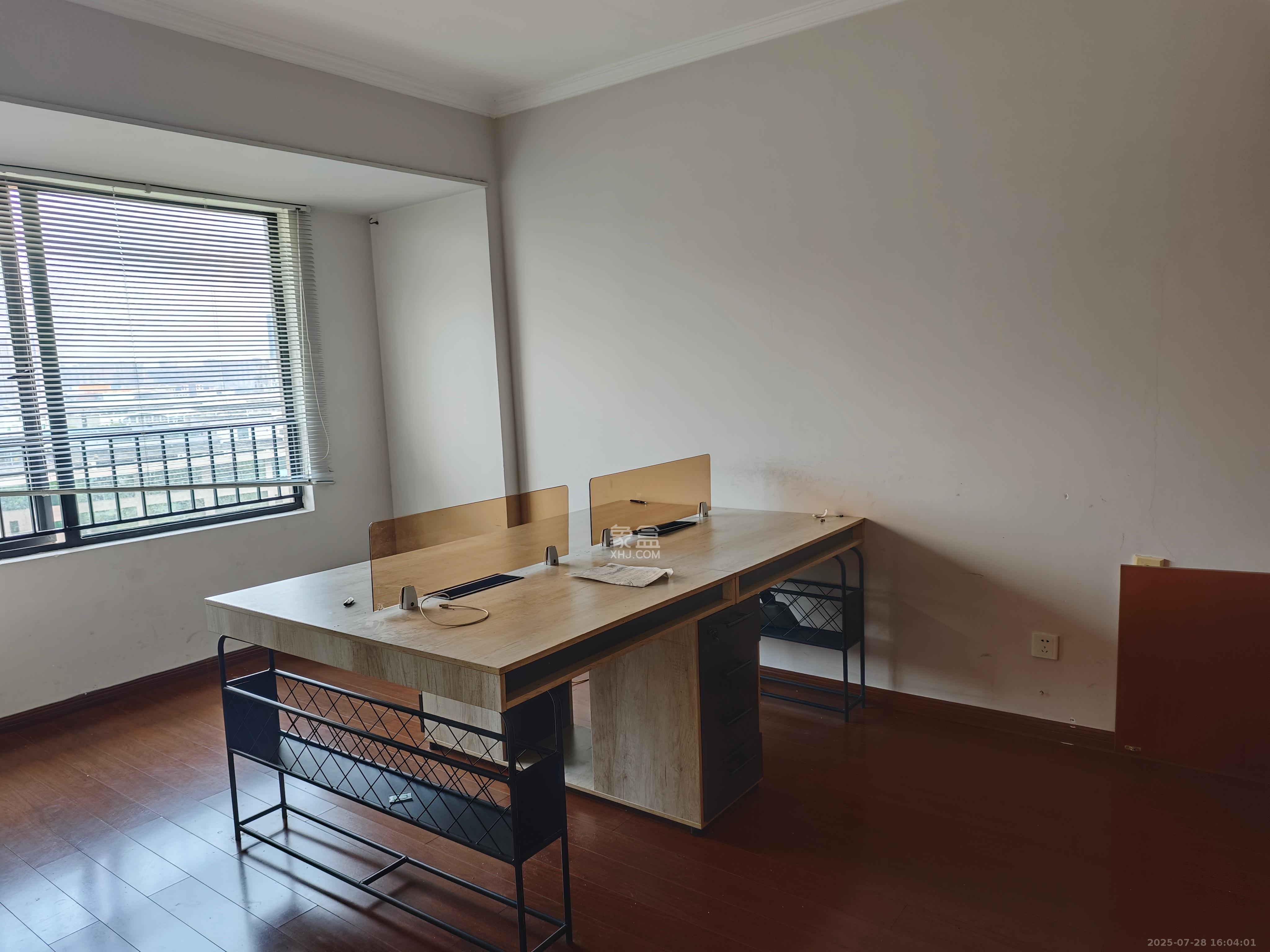 万科金域华府二期  3室2厅1卫    2400.0元/月 万科金域华府二期  3室2厅1卫    2400.0元/月室内图