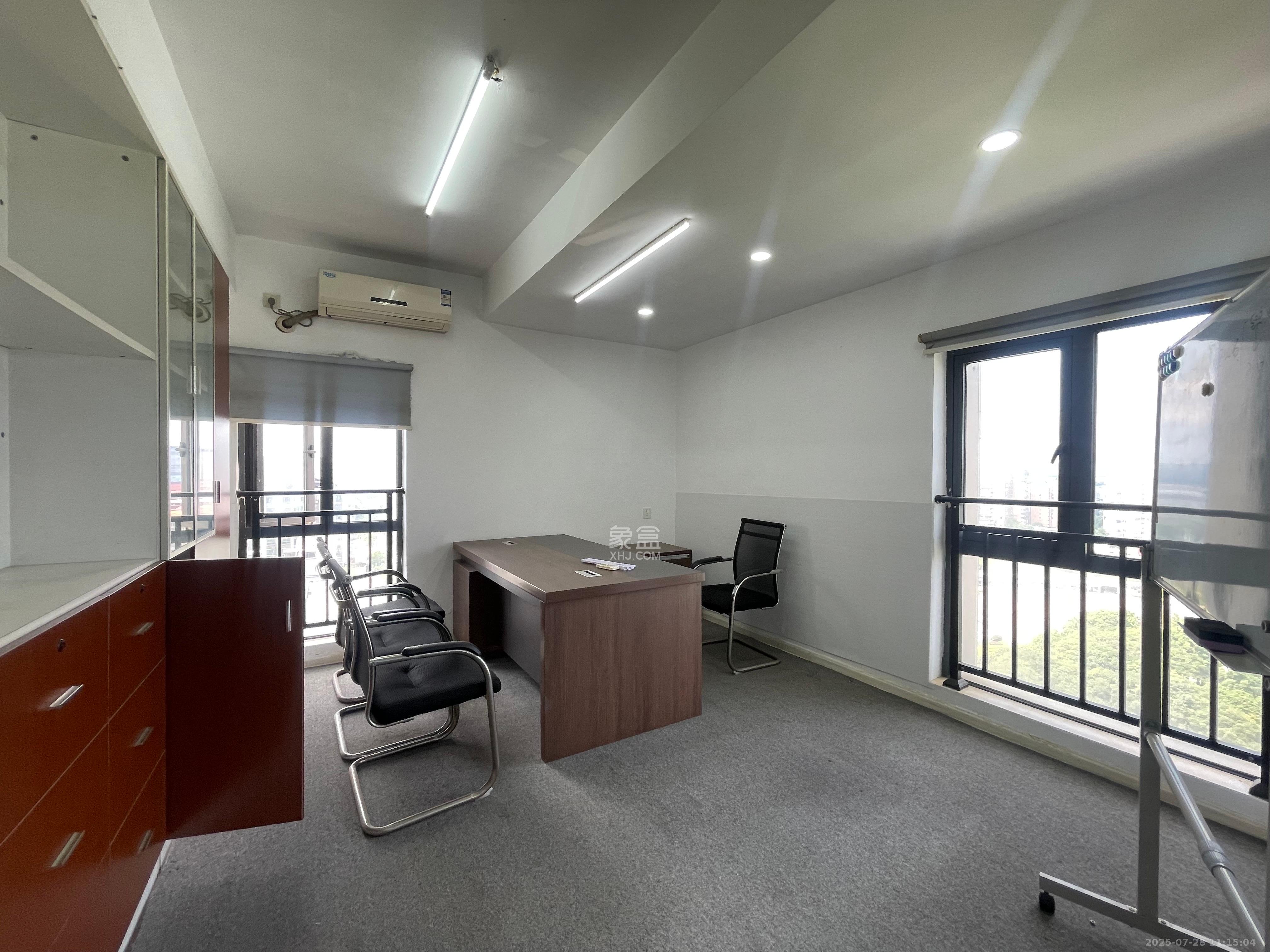 星大峰汇商务楼 3室2厅2卫 4900.0元/月 星大峰汇商务楼 3室2厅2卫 4900.0元/月室内图