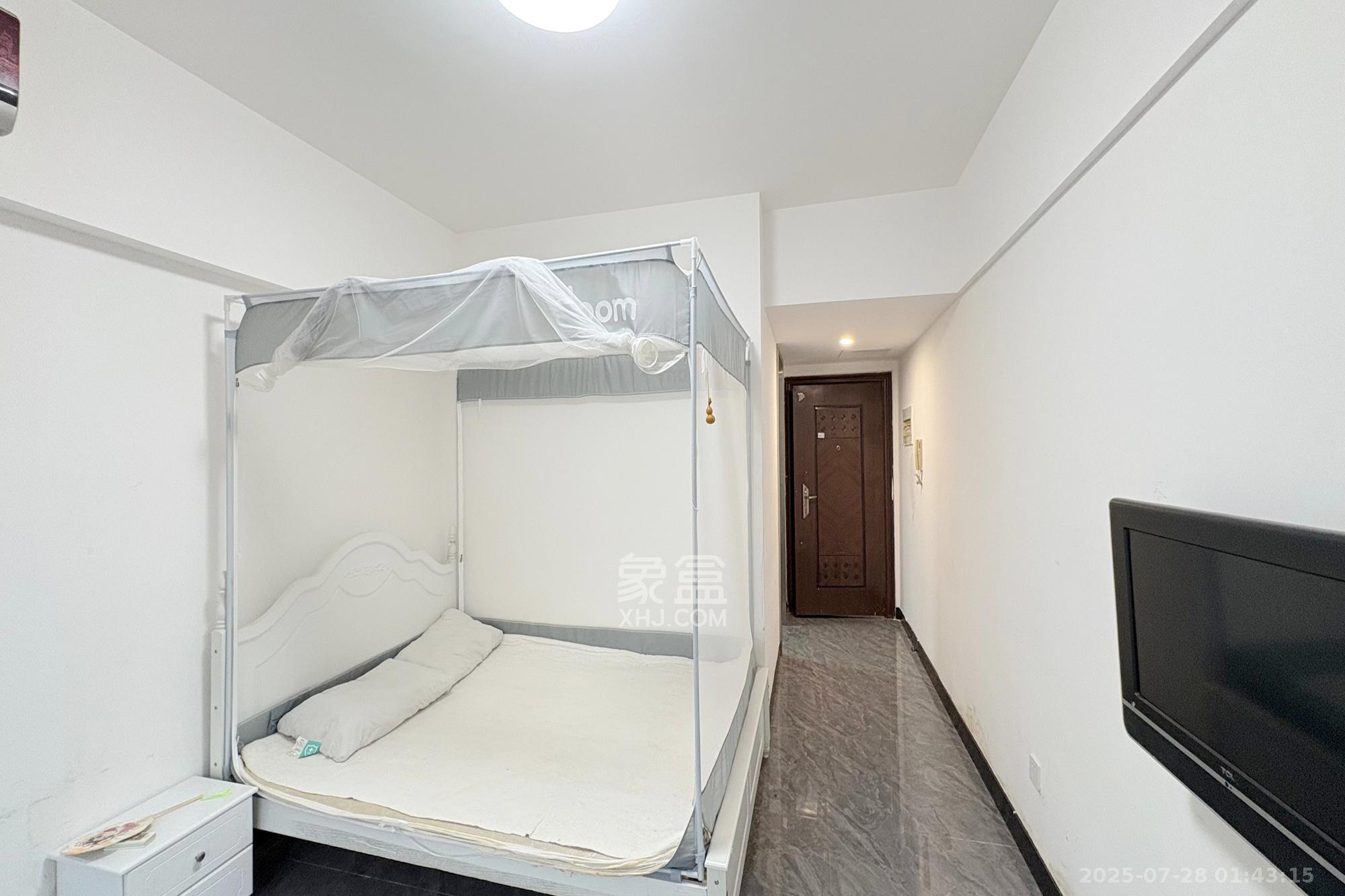 西罗亚大厦  1室1厅1卫    34.0万客厅