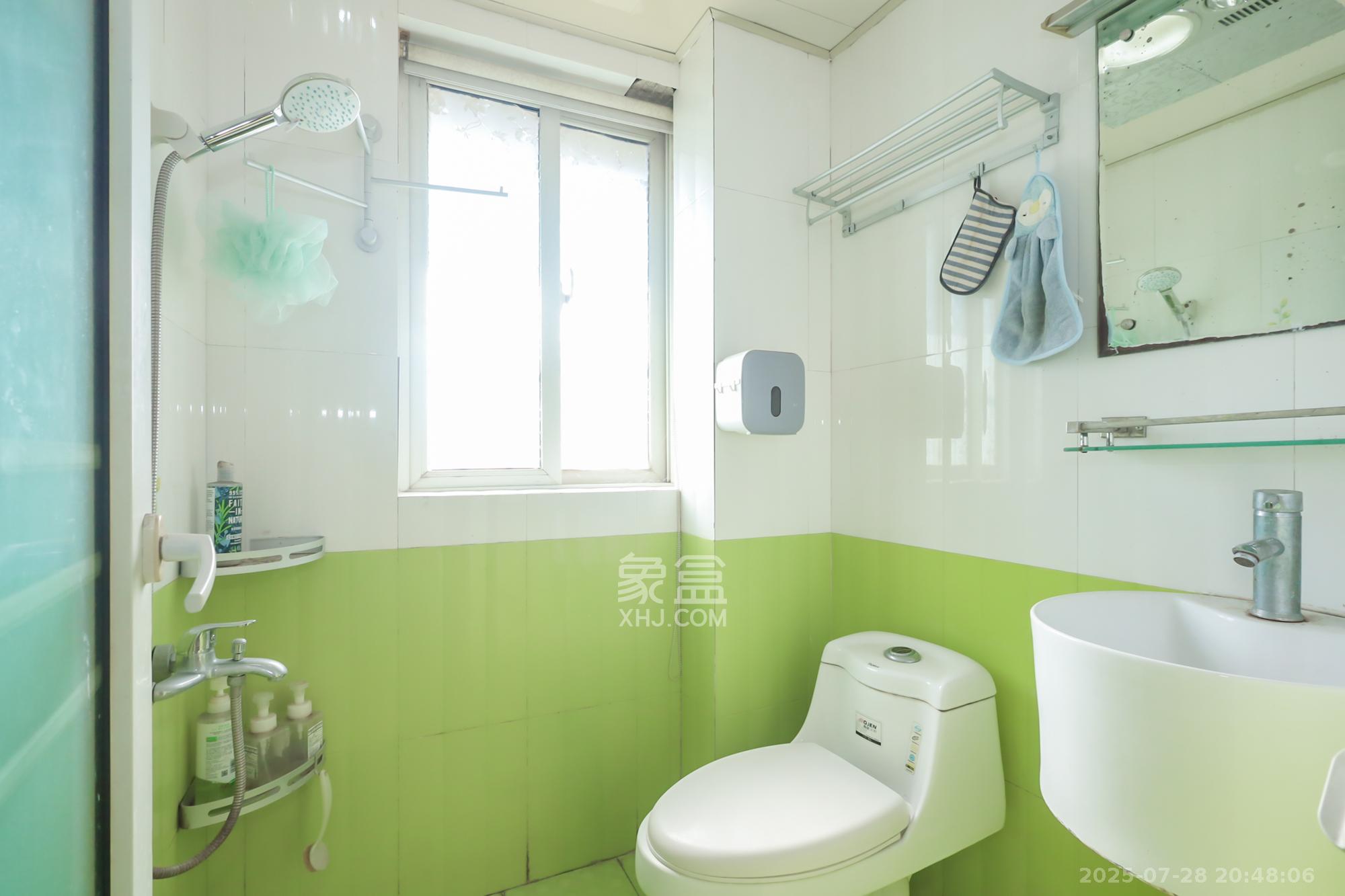 香麓丽舍 3室2厅2卫 72.0万 香麓丽舍 3室2厅2卫 72.0万卫生间