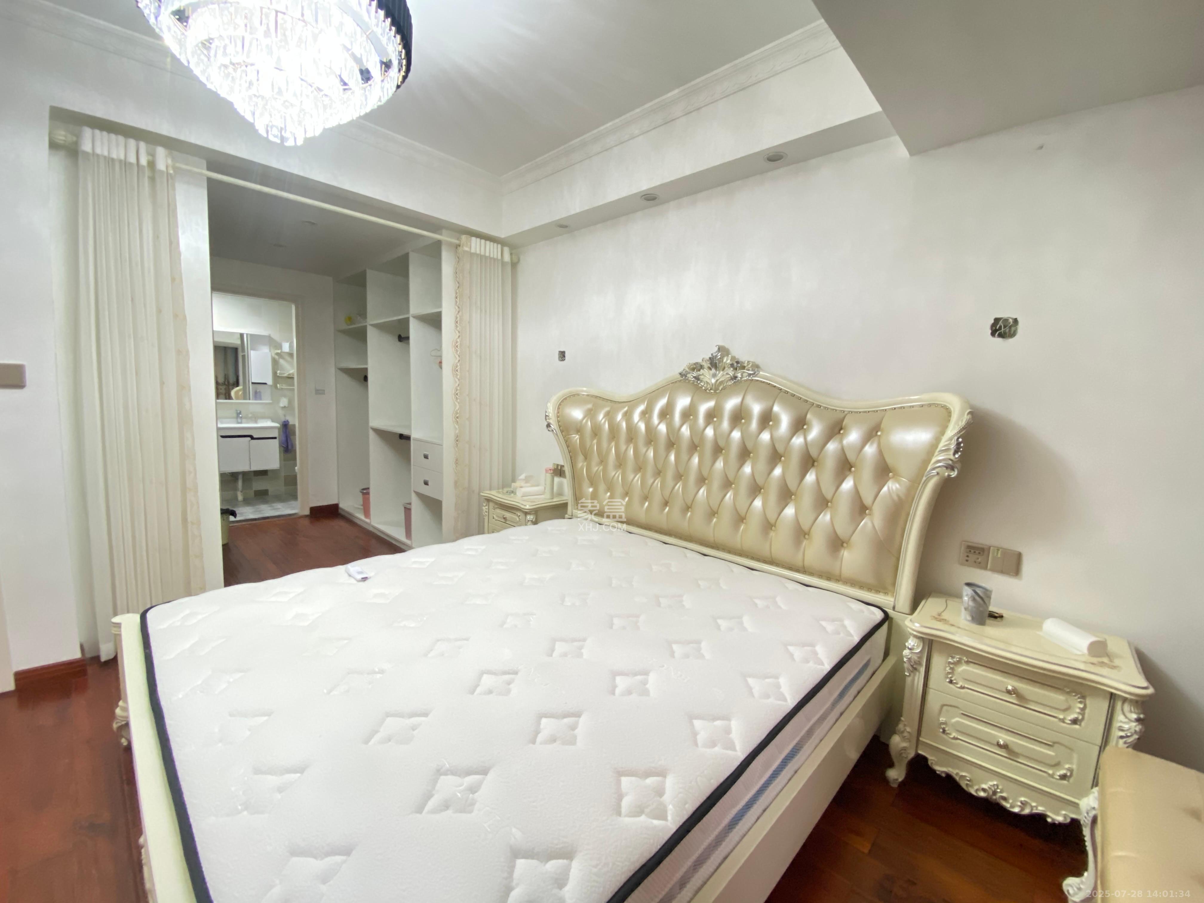 星湖湾一期高层  3室2厅3卫    4000.0元/月 星湖湾一期高层  3室2厅3卫    4000.0元/月室内图