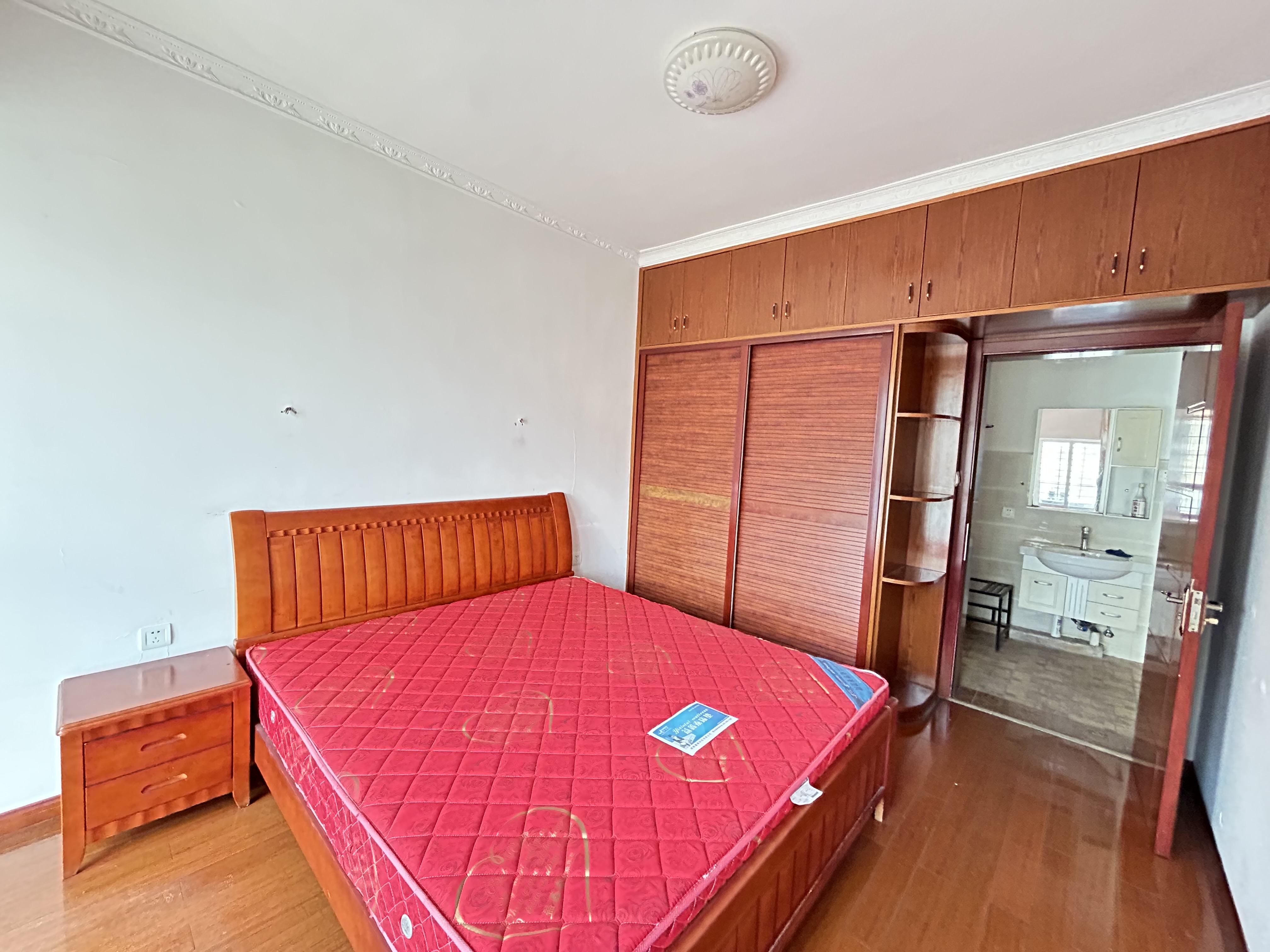 逸臣广场 1室0厅0卫 1666.0元/月 逸臣广场 1室0厅0卫 1666.0元/月室内图