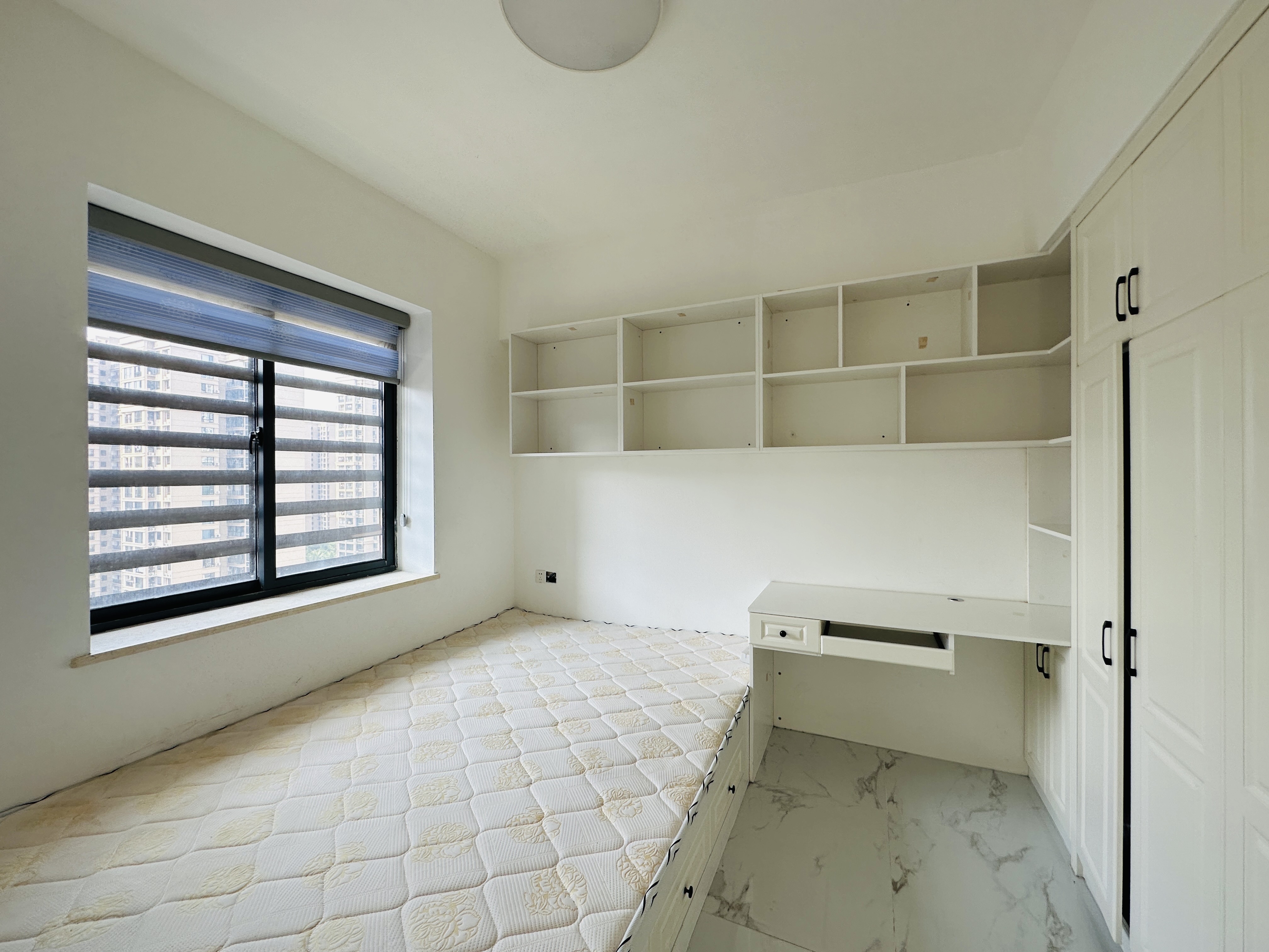 远大购物广场 2室1厅1卫 76.0万 远大购物广场 2室1厅1卫 76.0万客厅