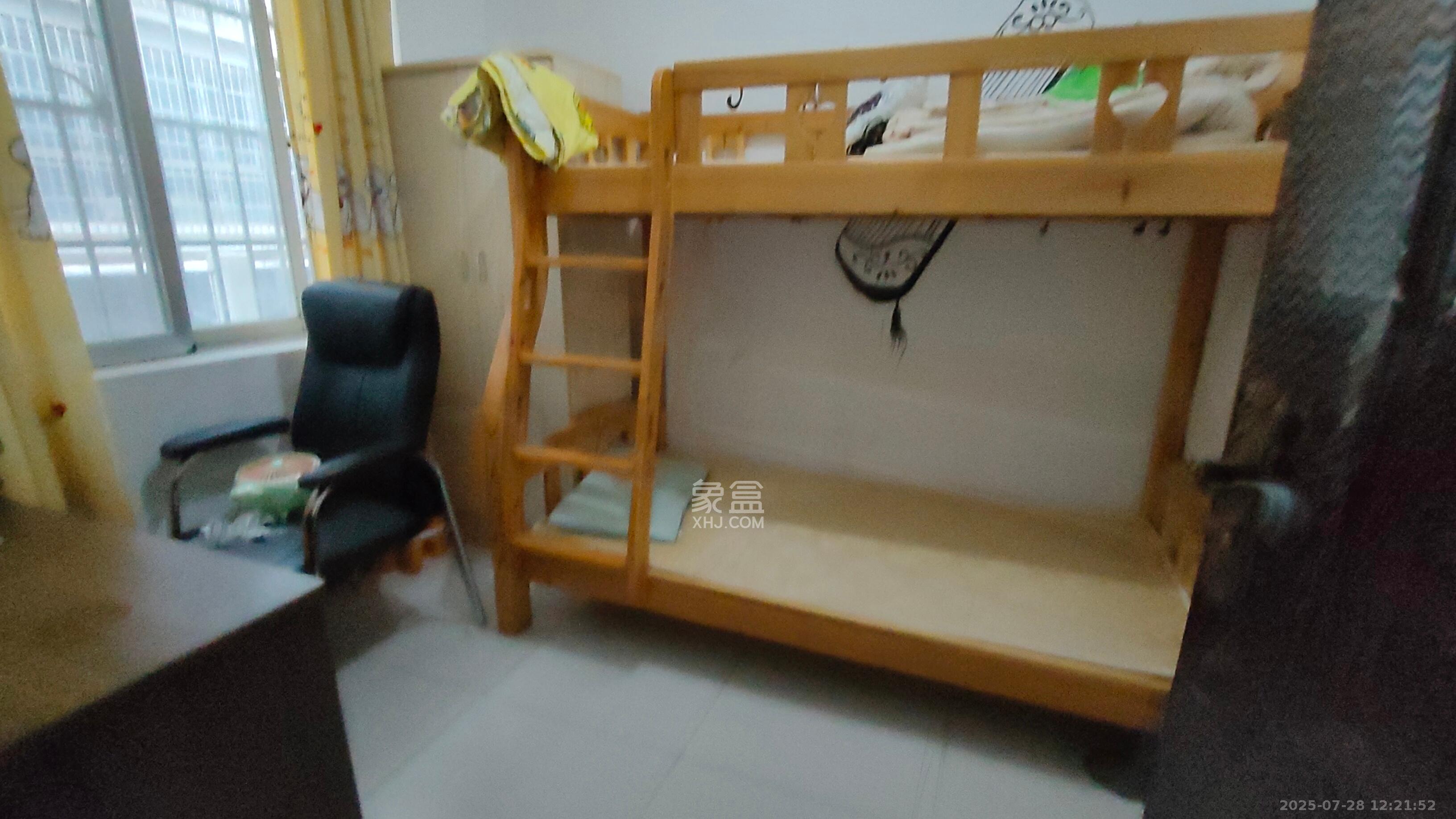 湘绣城  3室2厅2卫    1600.0元/月室内图