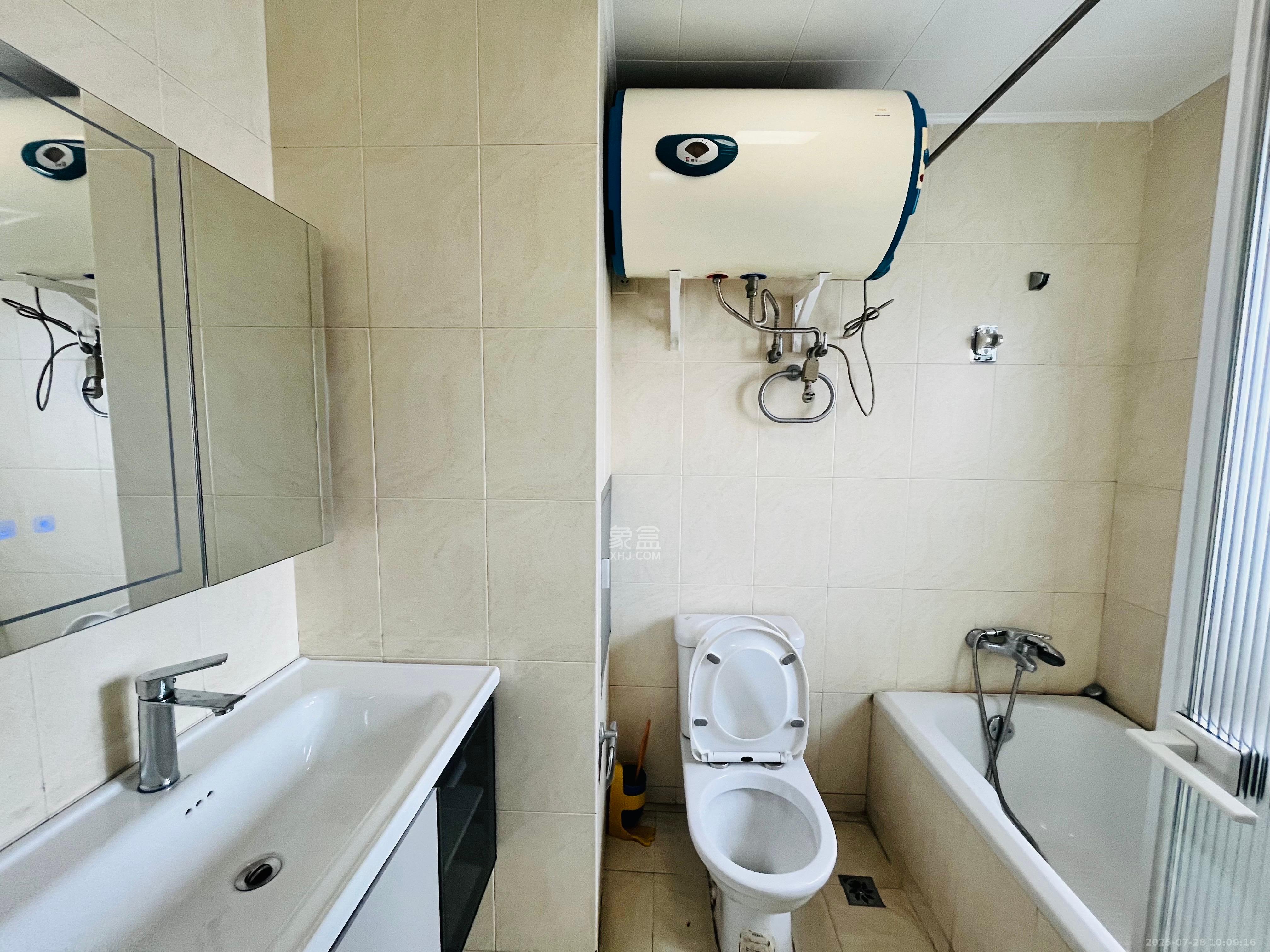 南园小区 4室2厅1卫 3000.0元/月 南园小区 4室2厅1卫 3000.0元/月室内图