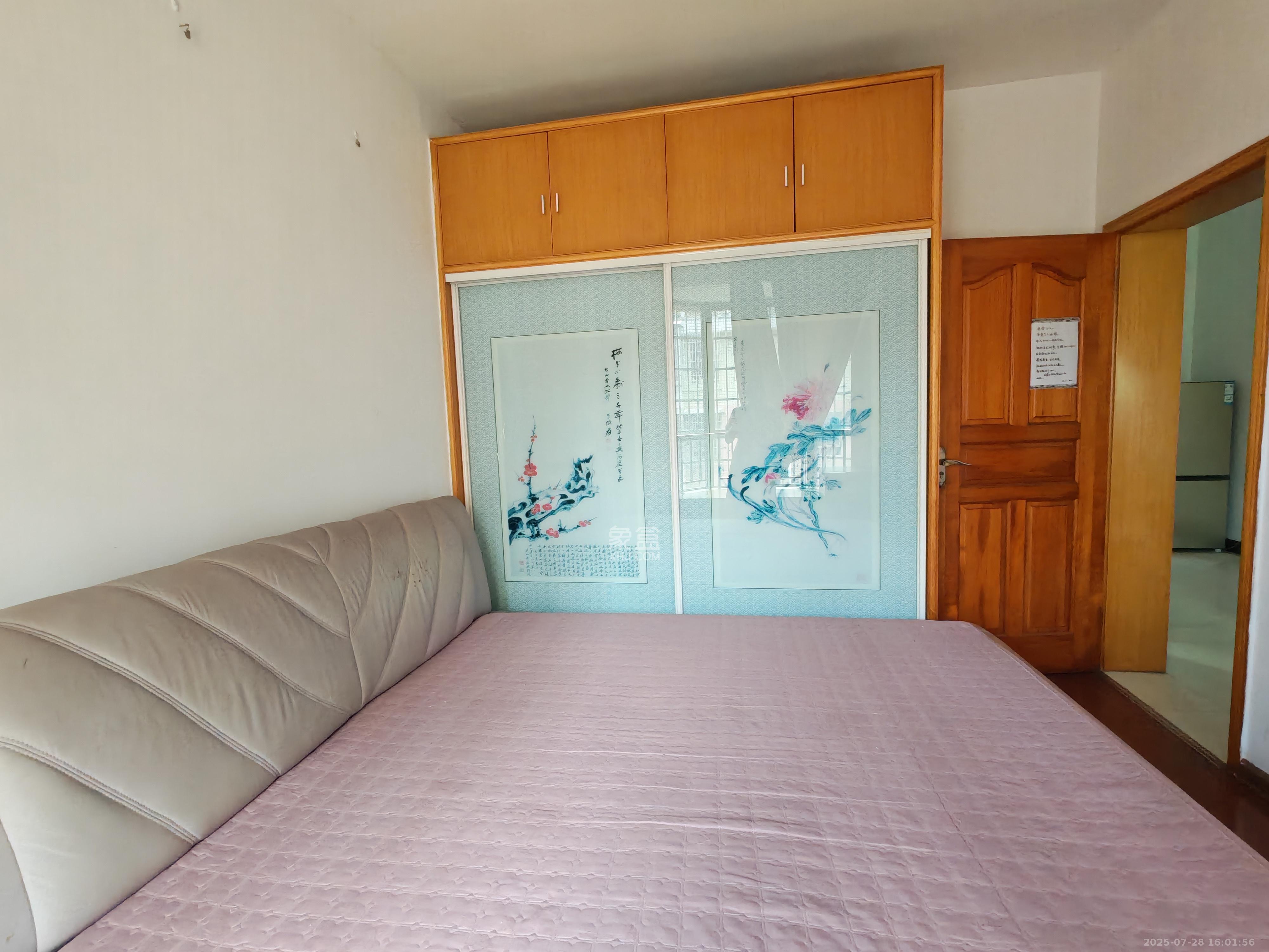 荷叶小区 3室2厅2卫 1000.0元/月 荷叶小区 3室2厅2卫 1000.0元/月室内图