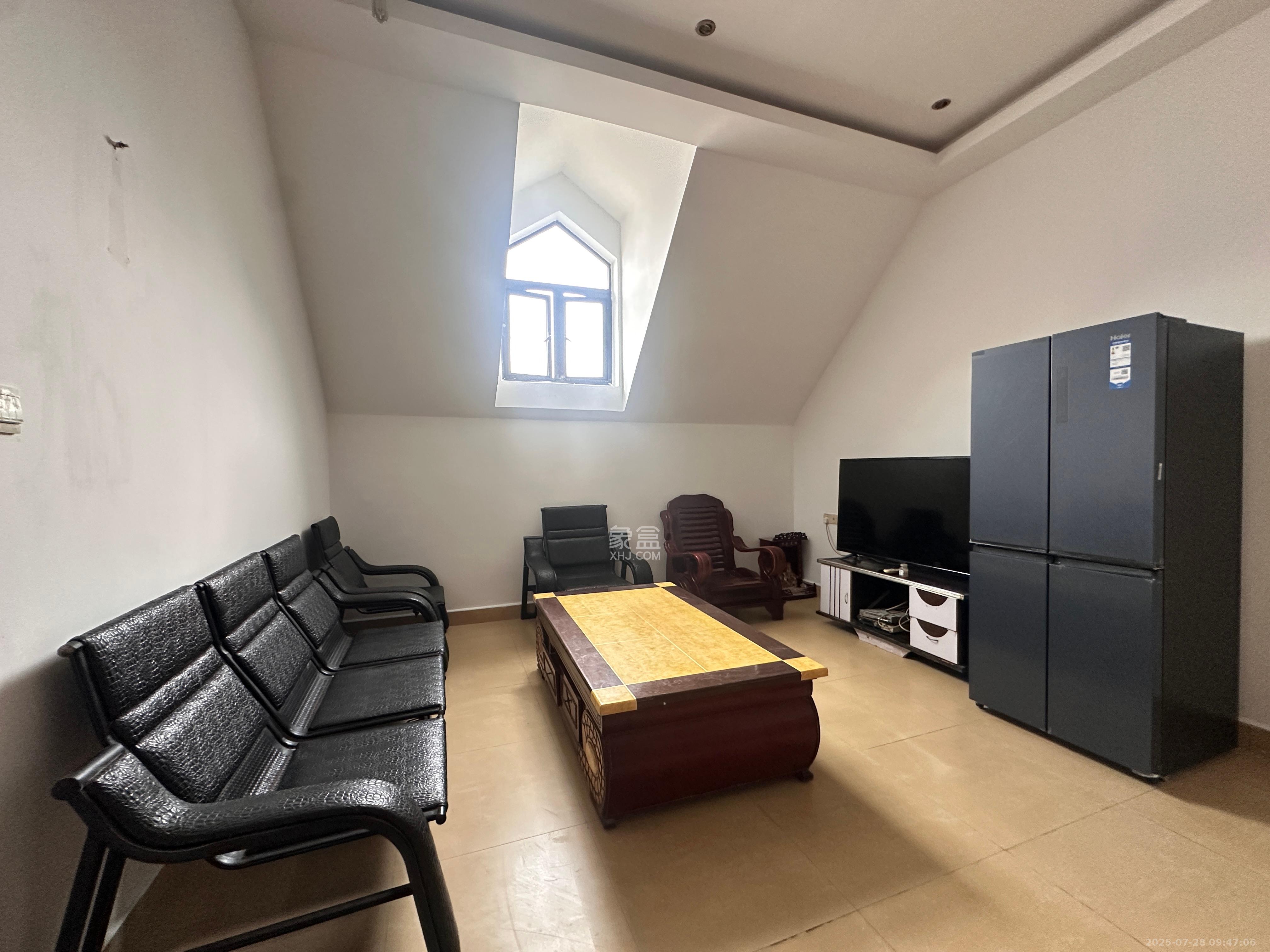 绿城桂花城 7室2厅3卫 4500.0元/月 绿城桂花城 7室2厅3卫 4500.0元/月室内图