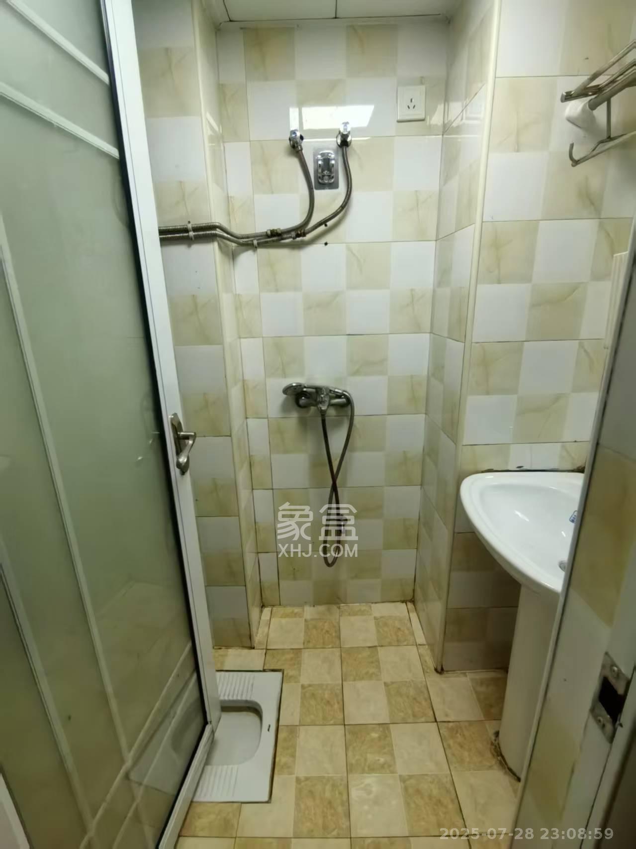 保利麓谷林语I区 1室1厅1卫 1300.0元/月 保利麓谷林语I区 1室1厅1卫 1300.0元/月室内图