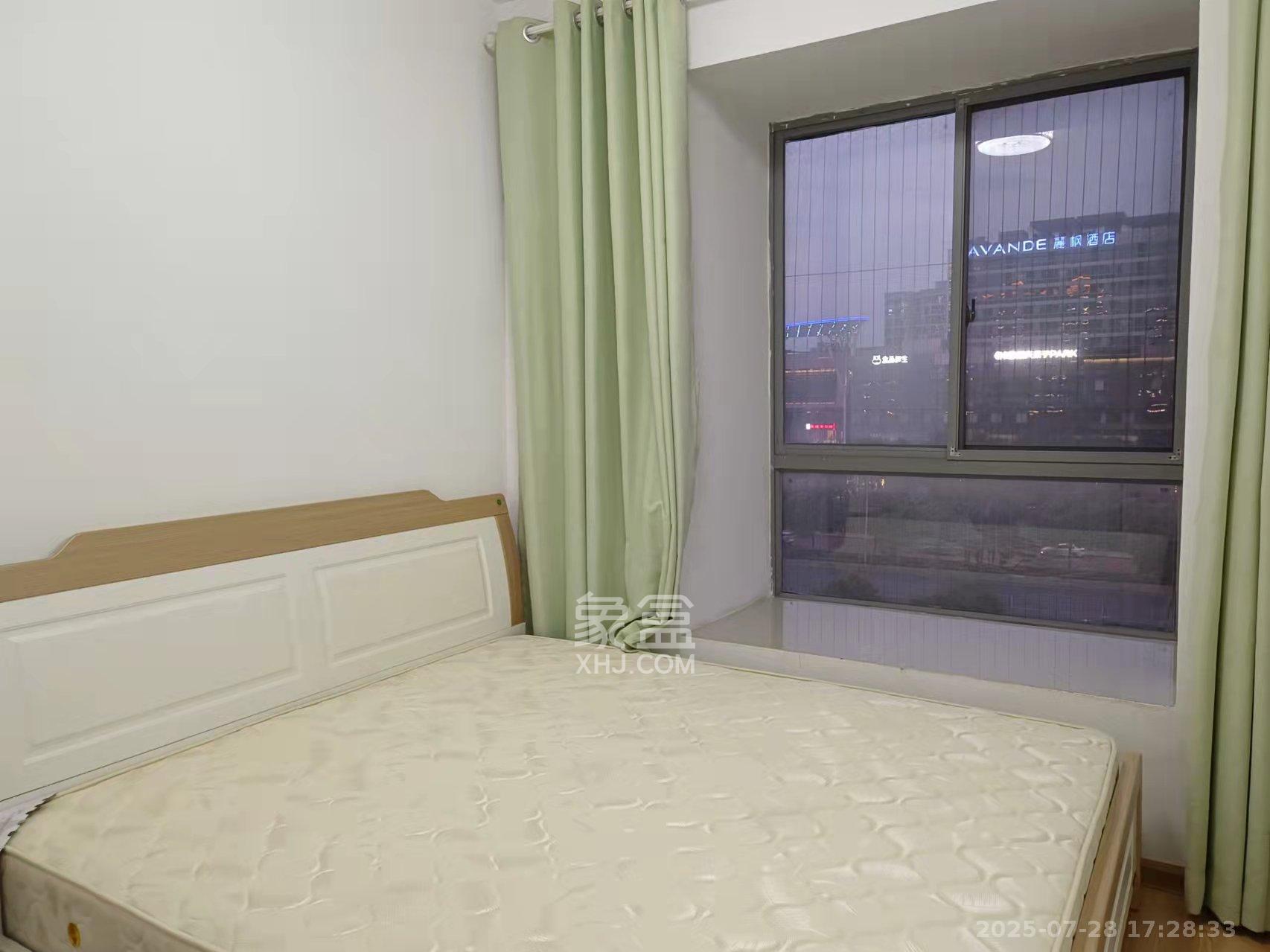 荣升家园(湘江熙岸) 3室2厅2卫 2400.0元/月 荣升家园(湘江熙岸) 3室2厅2卫 2400.0元/月室内图