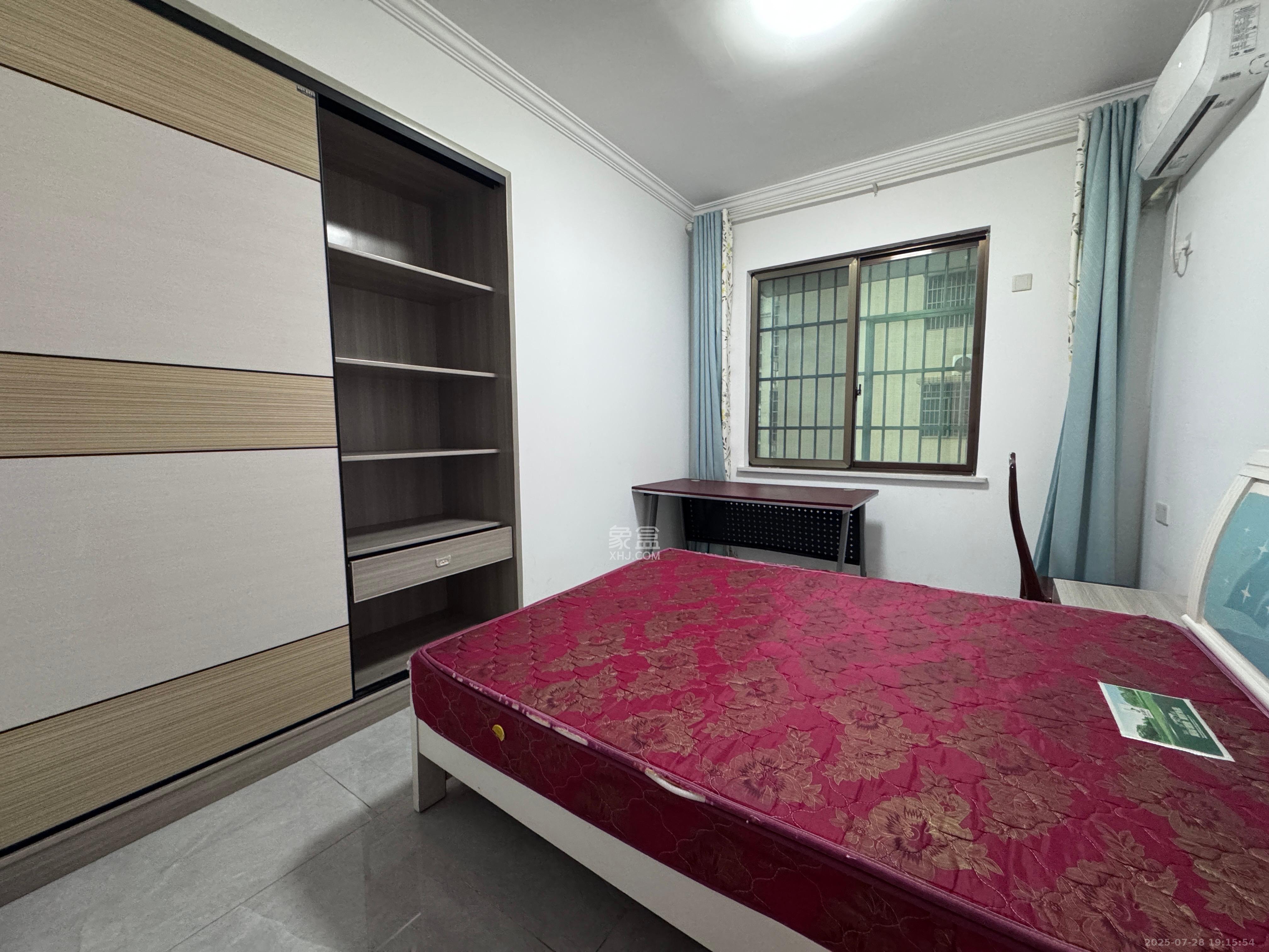 鄱阳佳郡 2室2厅1卫 1800.0元/月 鄱阳佳郡 2室2厅1卫 1800.0元/月室内图