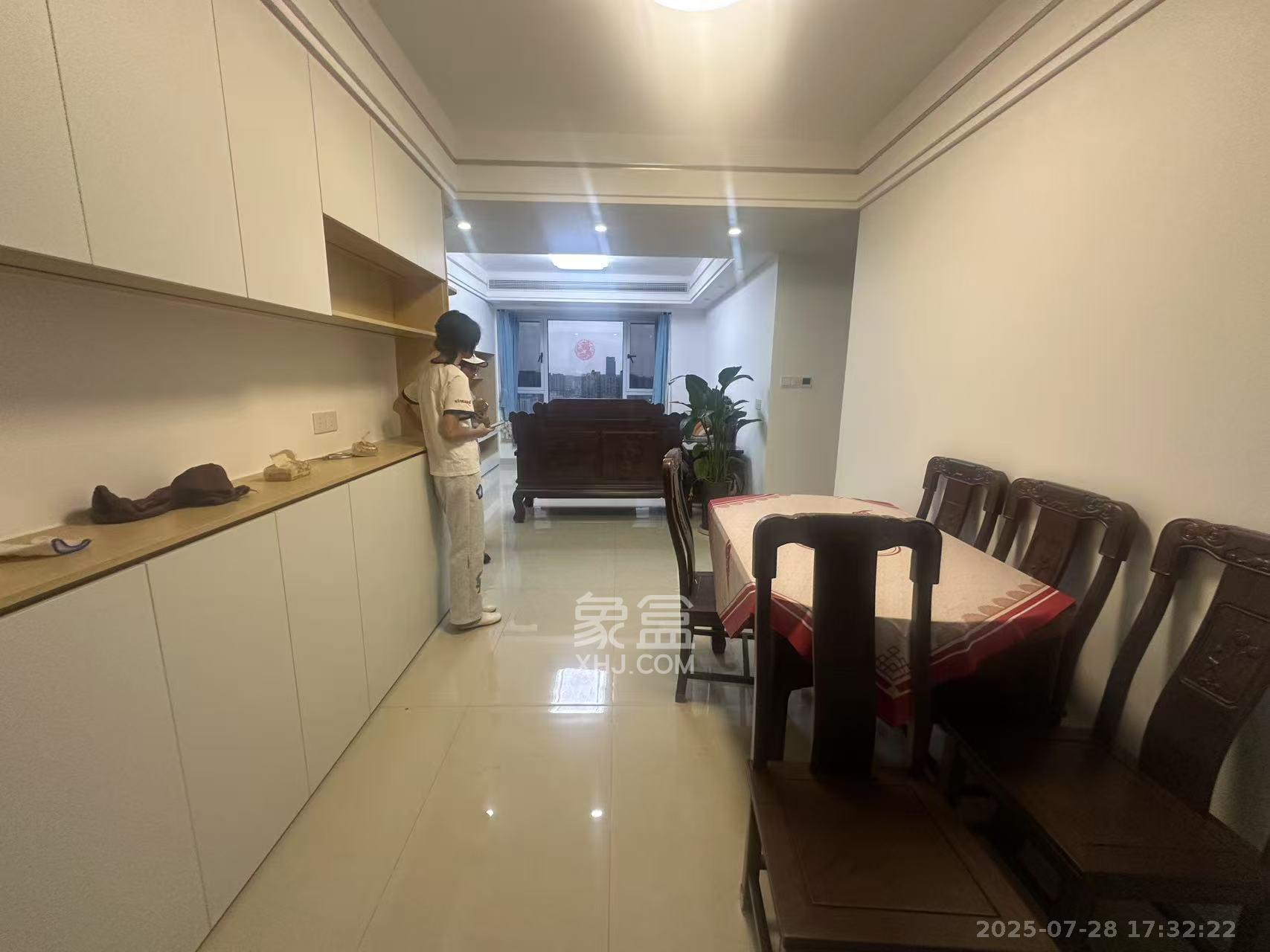 友兴家园  3室2厅2卫    3500.0元/月 友兴家园  3室2厅2卫    3500.0元/月室内图