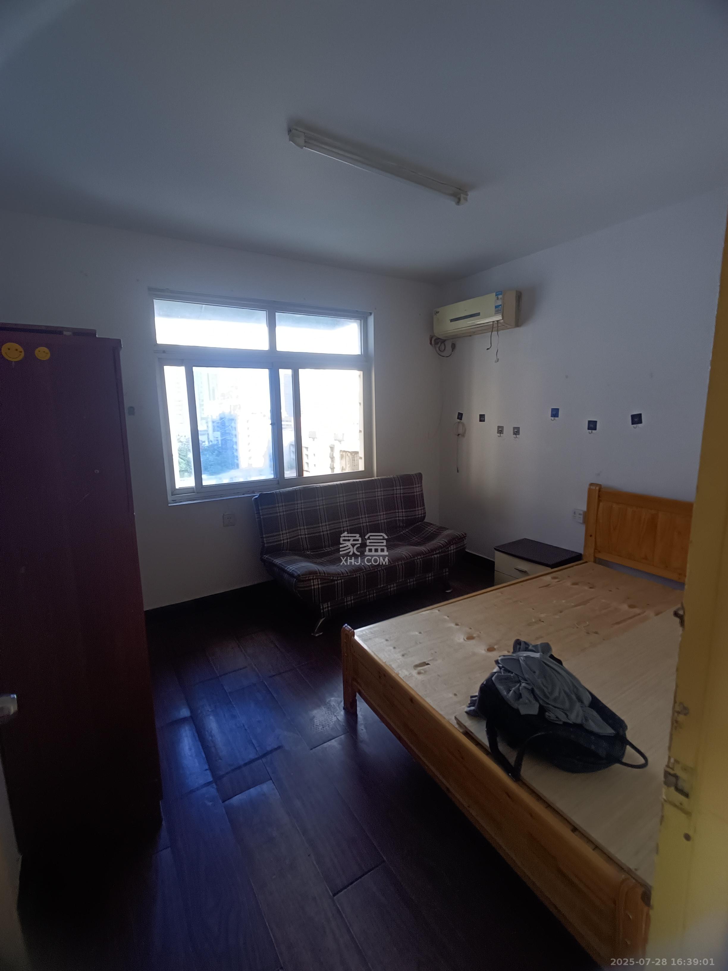 韭菜园商住楼 4室1厅2卫 3800.0元/月 韭菜园商住楼 4室1厅2卫 3800.0元/月室内图