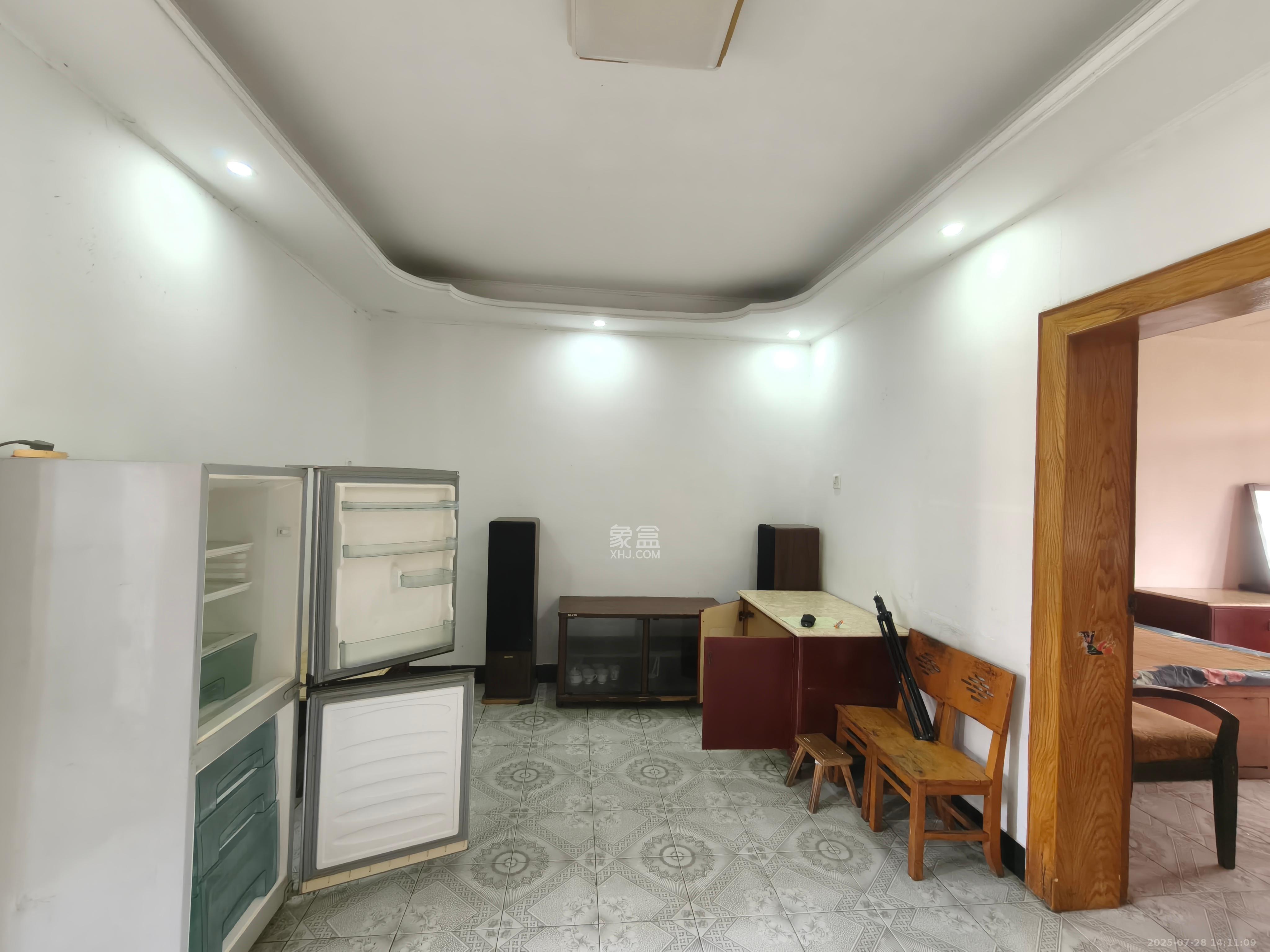 曙光路友阿宿舍  2室1厅1卫    1300.0元/月 曙光路友阿宿舍  2室1厅1卫    1300.0元/月