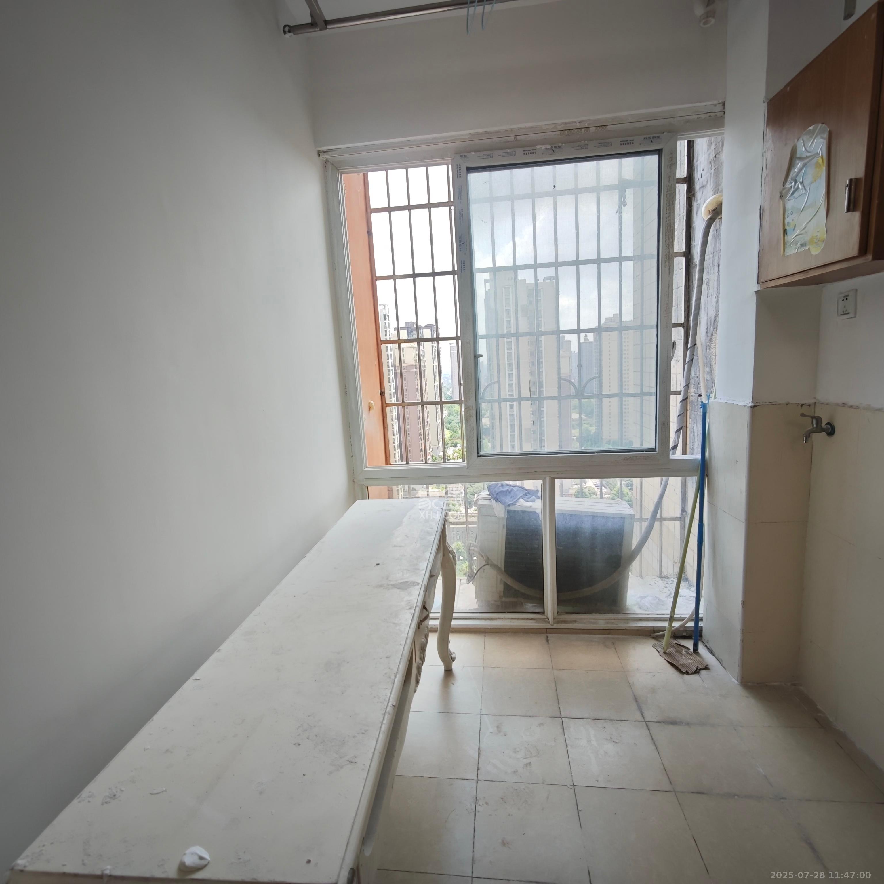 圣力华苑 2室2厅1卫 1200.0元/月 圣力华苑 2室2厅1卫 1200.0元/月室内图