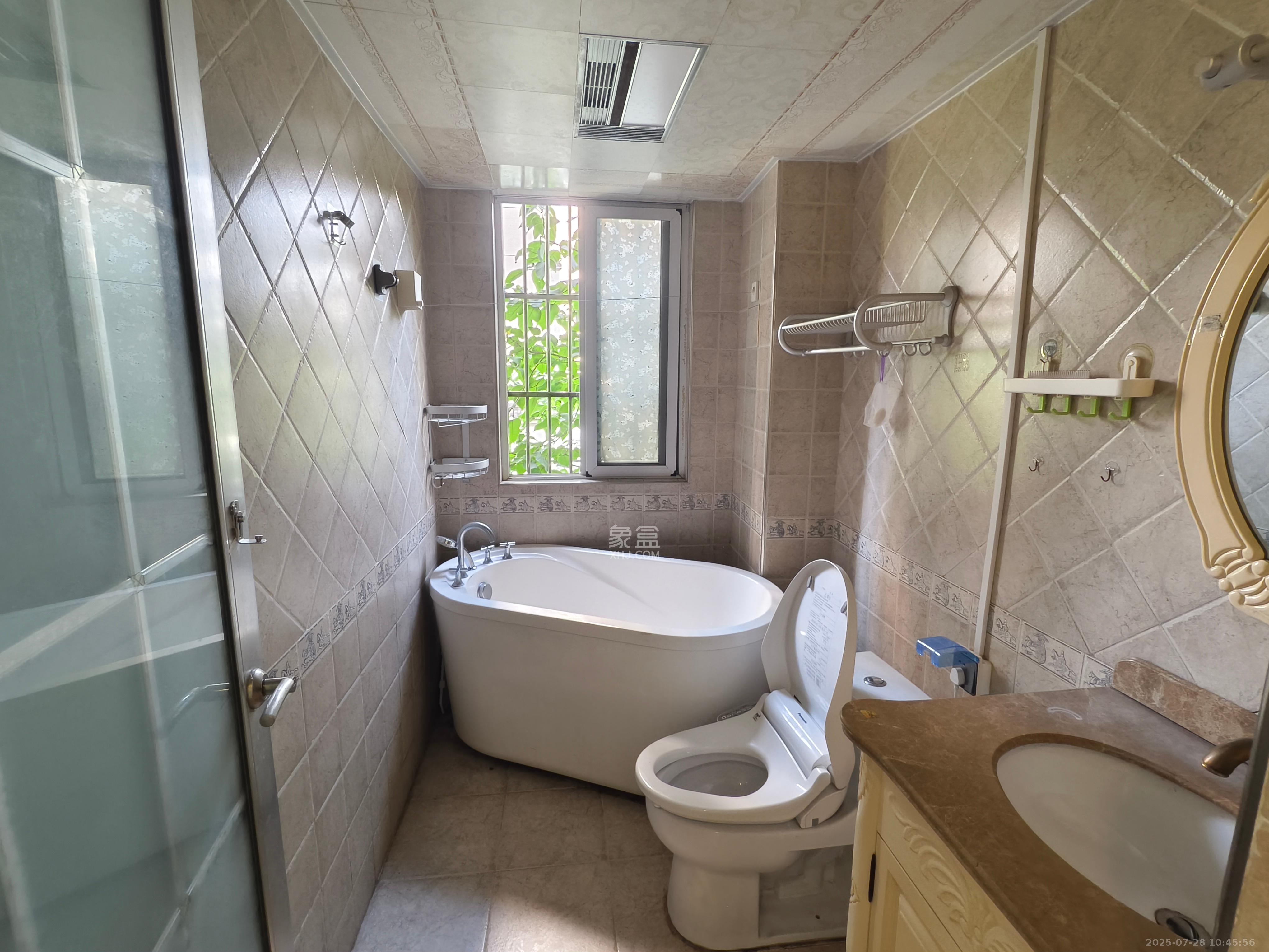 嘉宇盛世华章  3室2厅2卫    3200.0元/月室内图