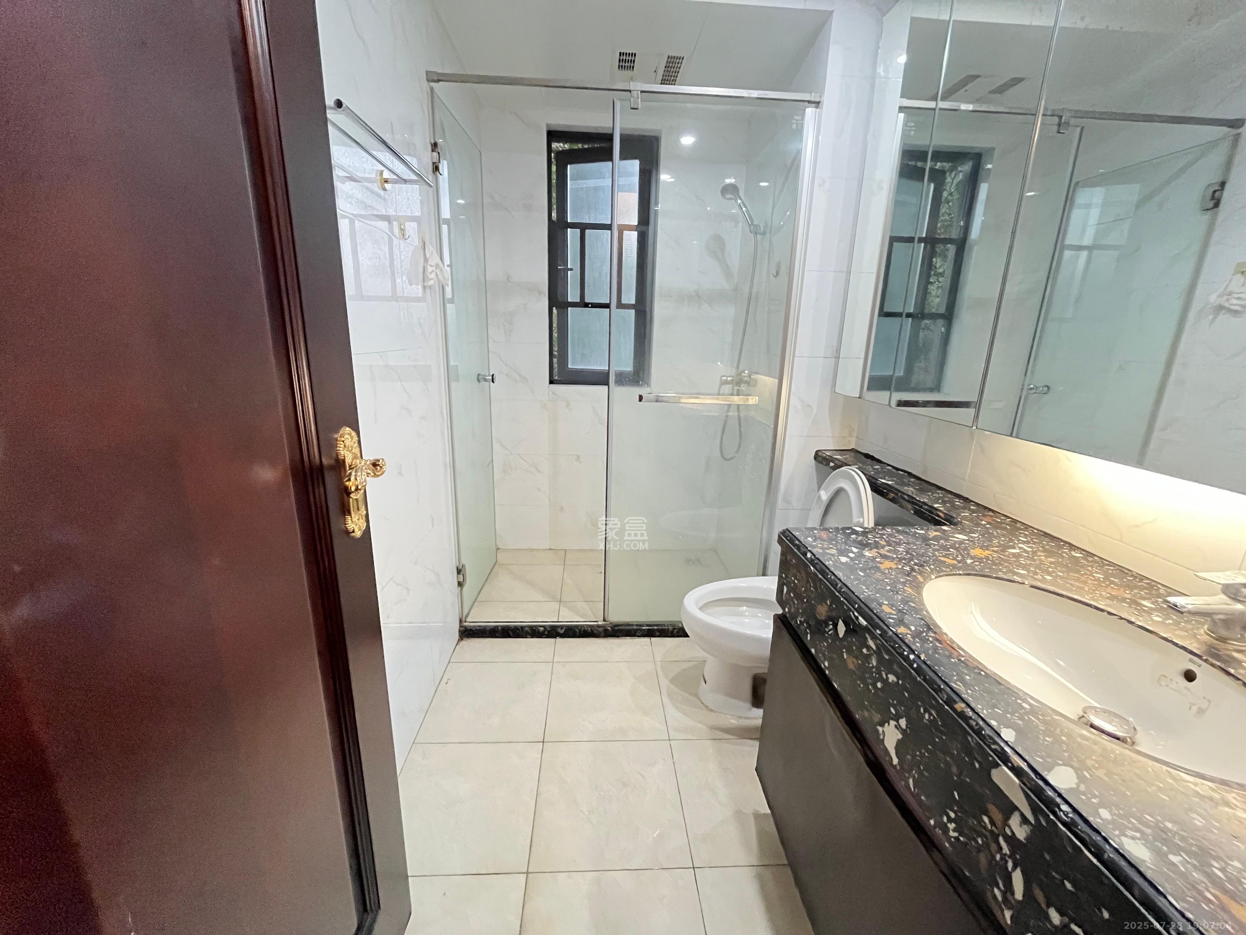 恒大江湾 4室2厅2卫 3000.0元/月 恒大江湾 4室2厅2卫 3000.0元/月室内图