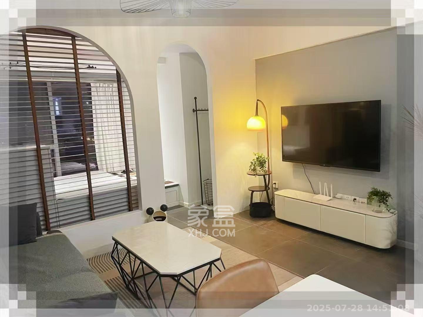 东怡外国(南湖一号) 1室1厅1卫 2400.0元/月 东怡外国(南湖一号) 1室1厅1卫 2400.0元/月室内图