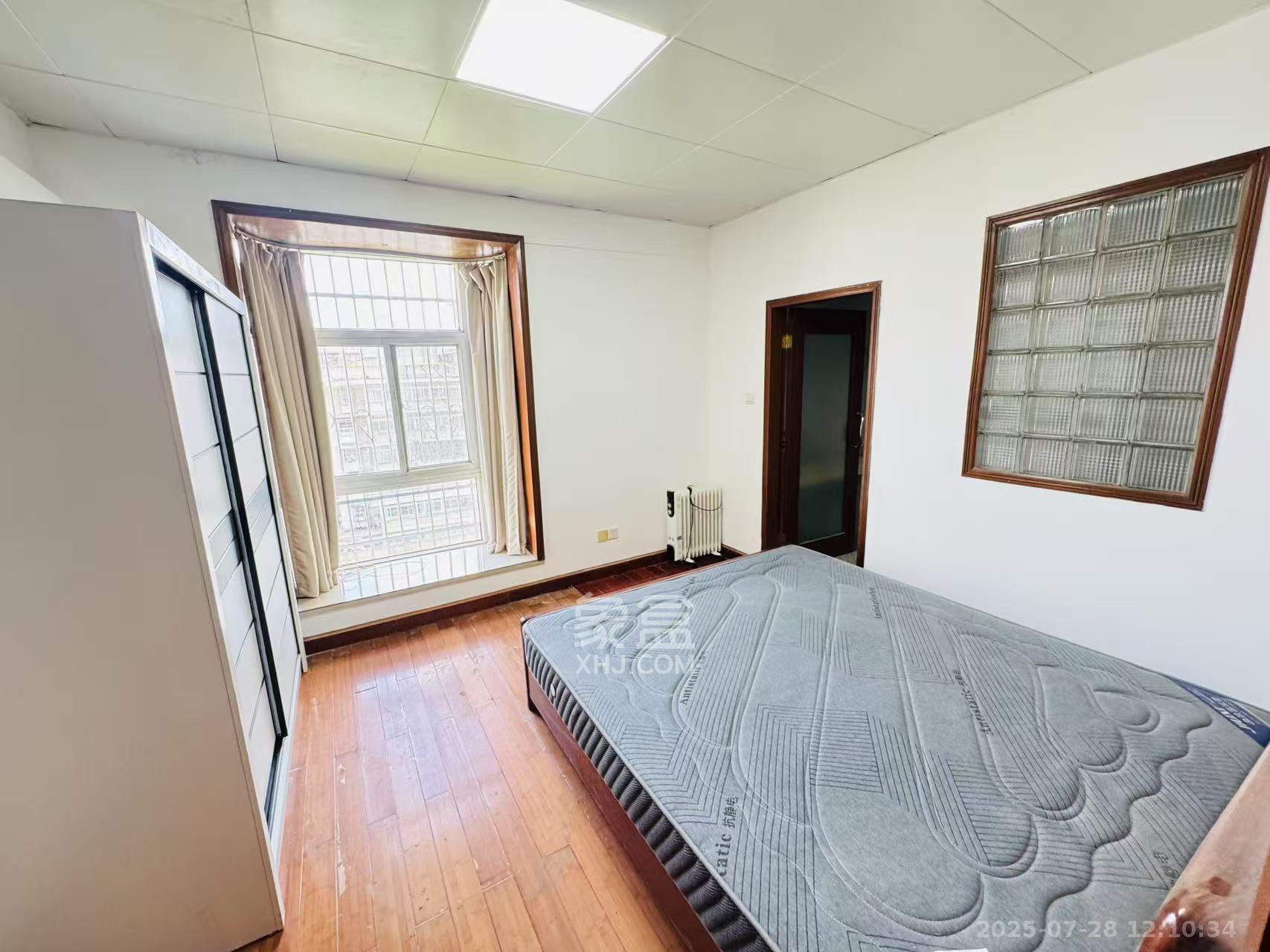 银桥公寓  3室2厅2卫    3300.0元/月室内图