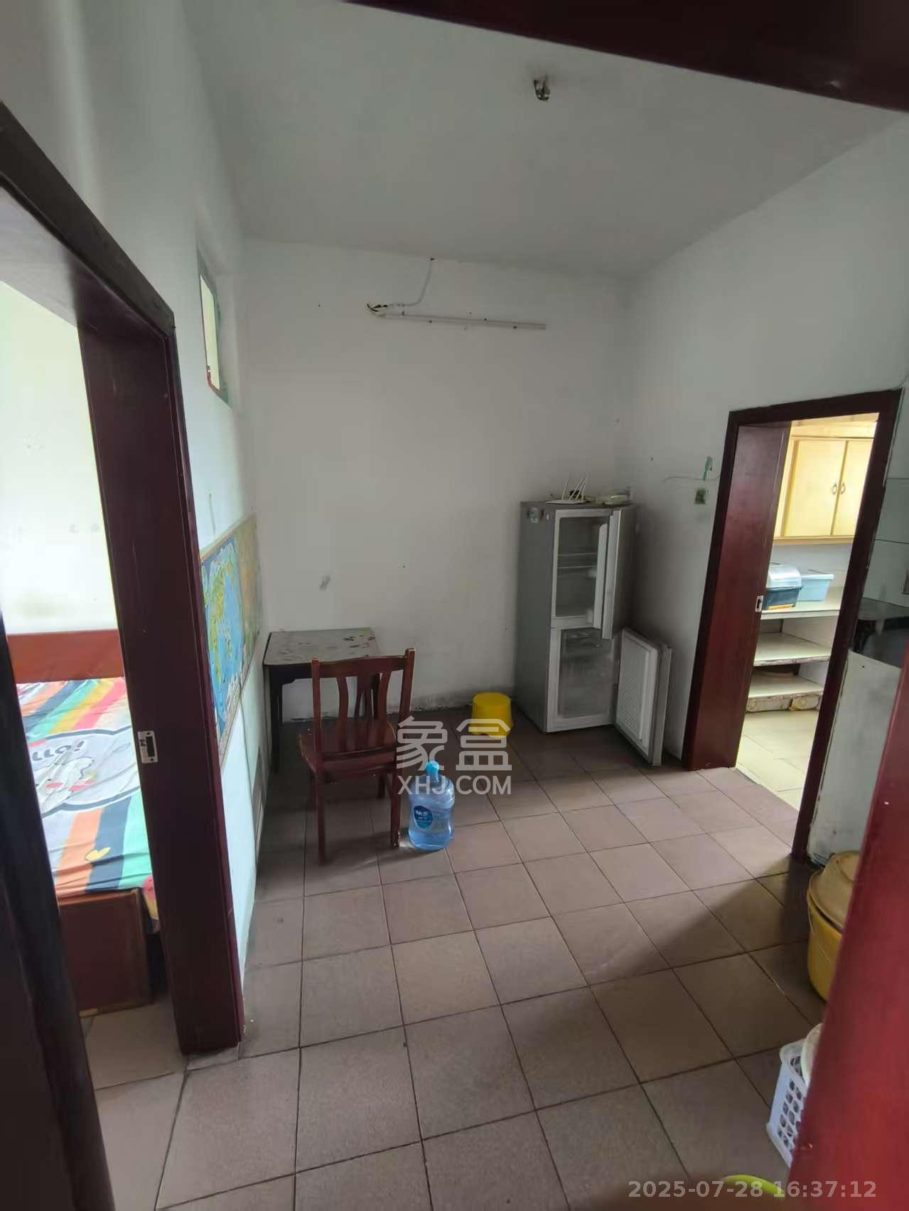 杜家塘小区  2室1厅1卫    1300.0元/月 杜家塘小区  2室1厅1卫    1300.0元/月室内图