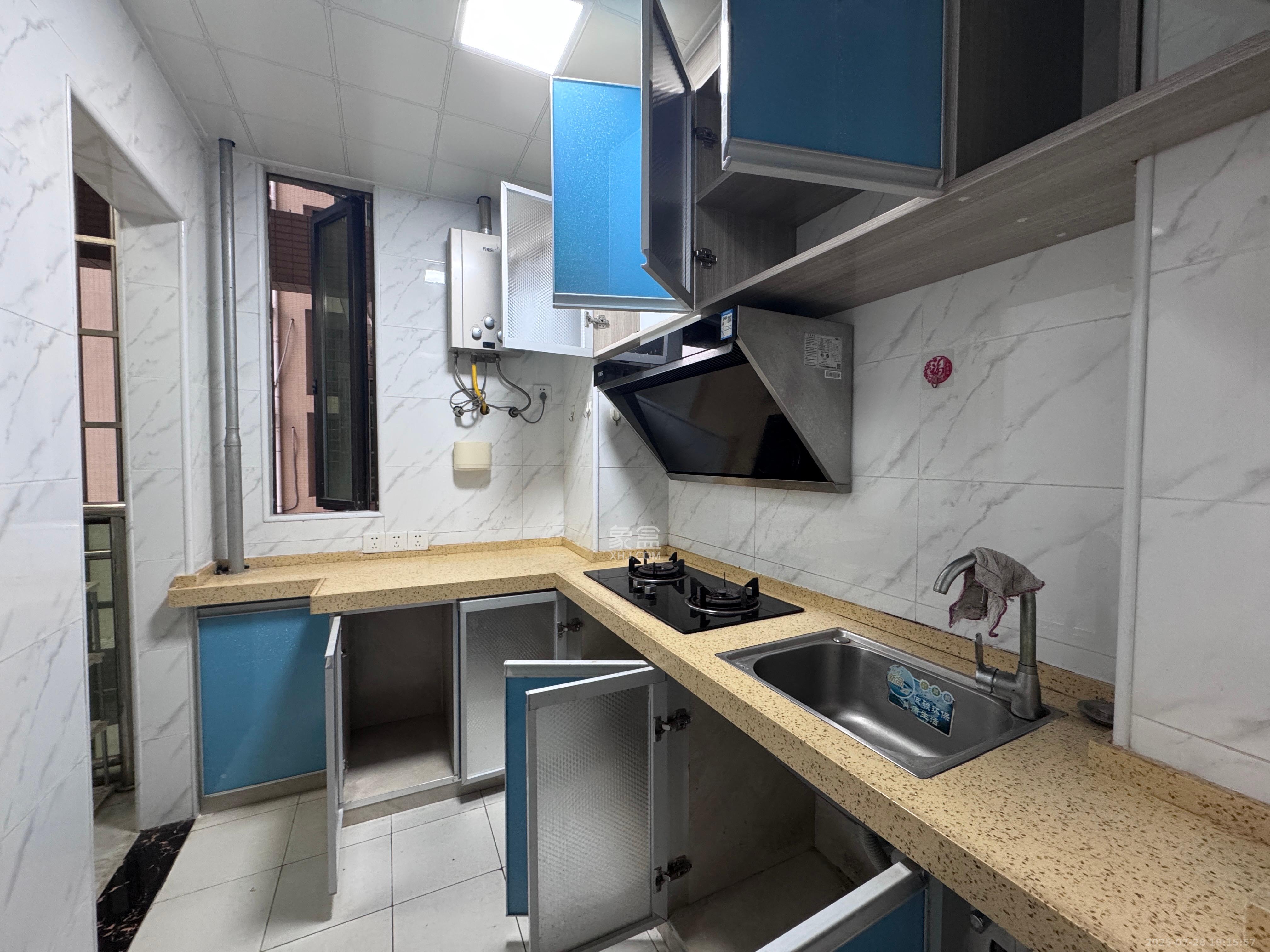 鄱阳佳郡 2室2厅1卫 1800.0元/月 鄱阳佳郡 2室2厅1卫 1800.0元/月室内图