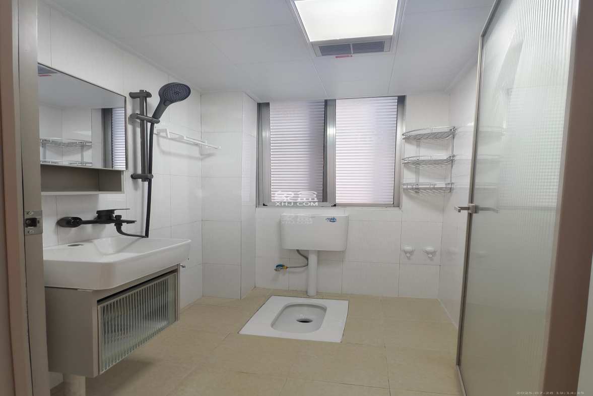 城南春天(金城大厦) 1室1厅1卫 1300.0元/月 城南春天(金城大厦) 1室1厅1卫 1300.0元/月室内图