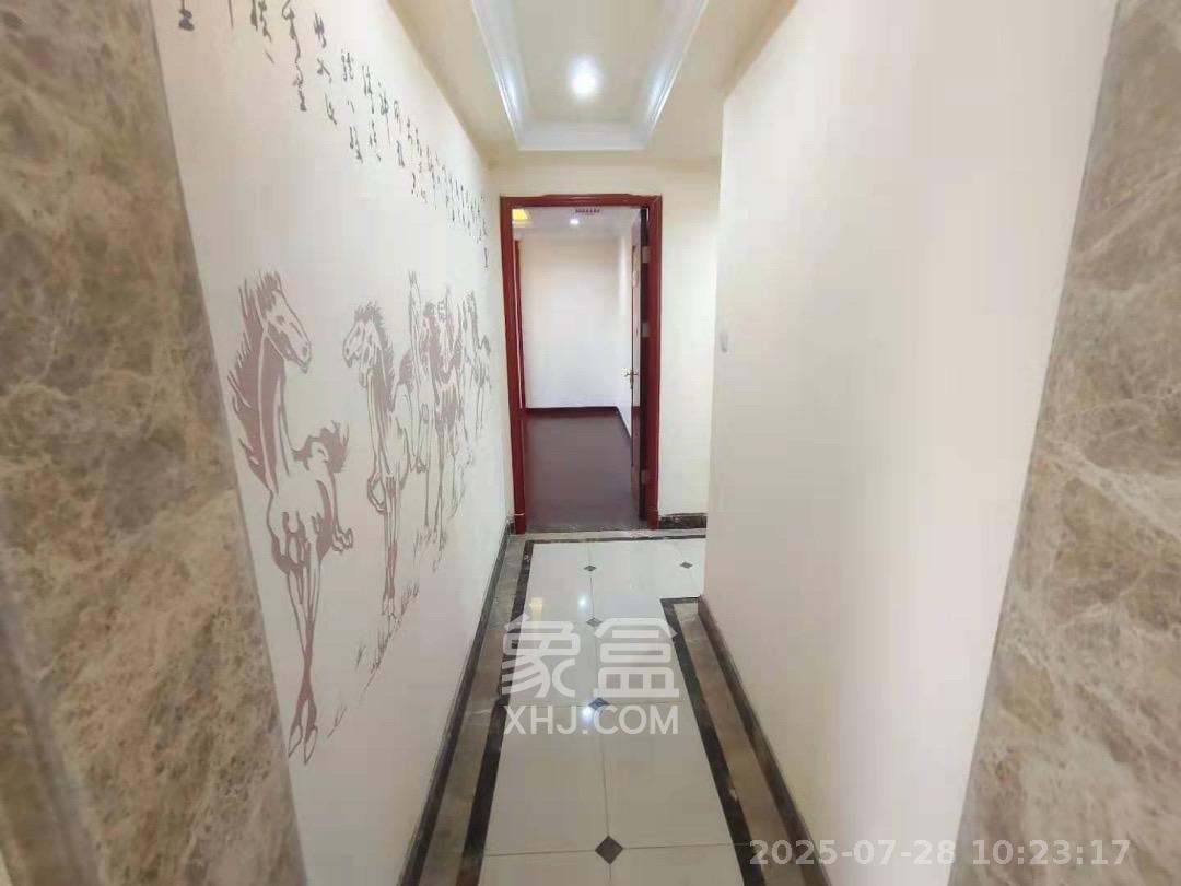 恒大雅苑 5室2厅3卫 5500.0元/月 恒大雅苑 5室2厅3卫 5500.0元/月室内图