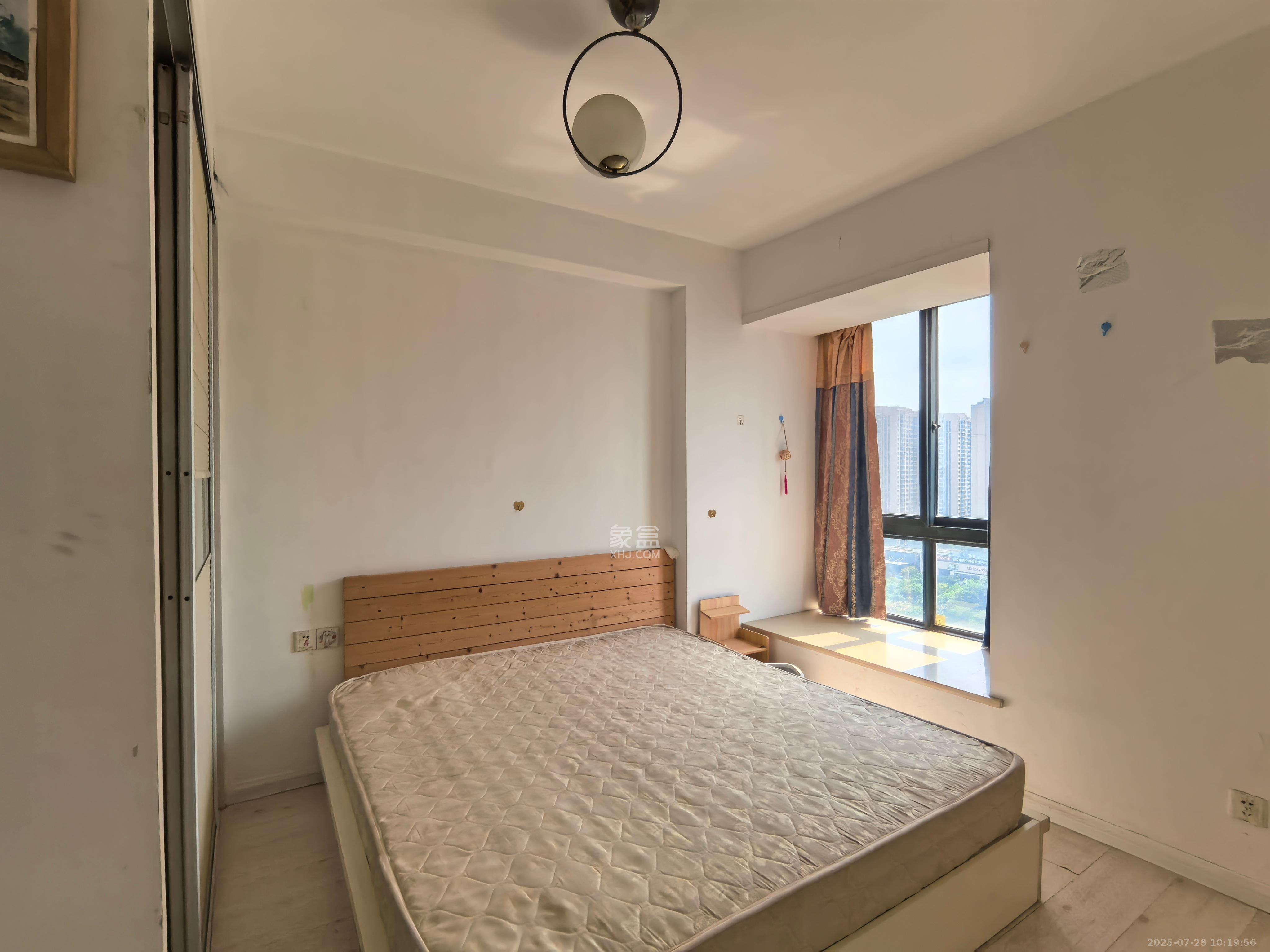 浏阳河畔家园 2室2厅2卫 2100.0元/月 浏阳河畔家园 2室2厅2卫 2100.0元/月室内图