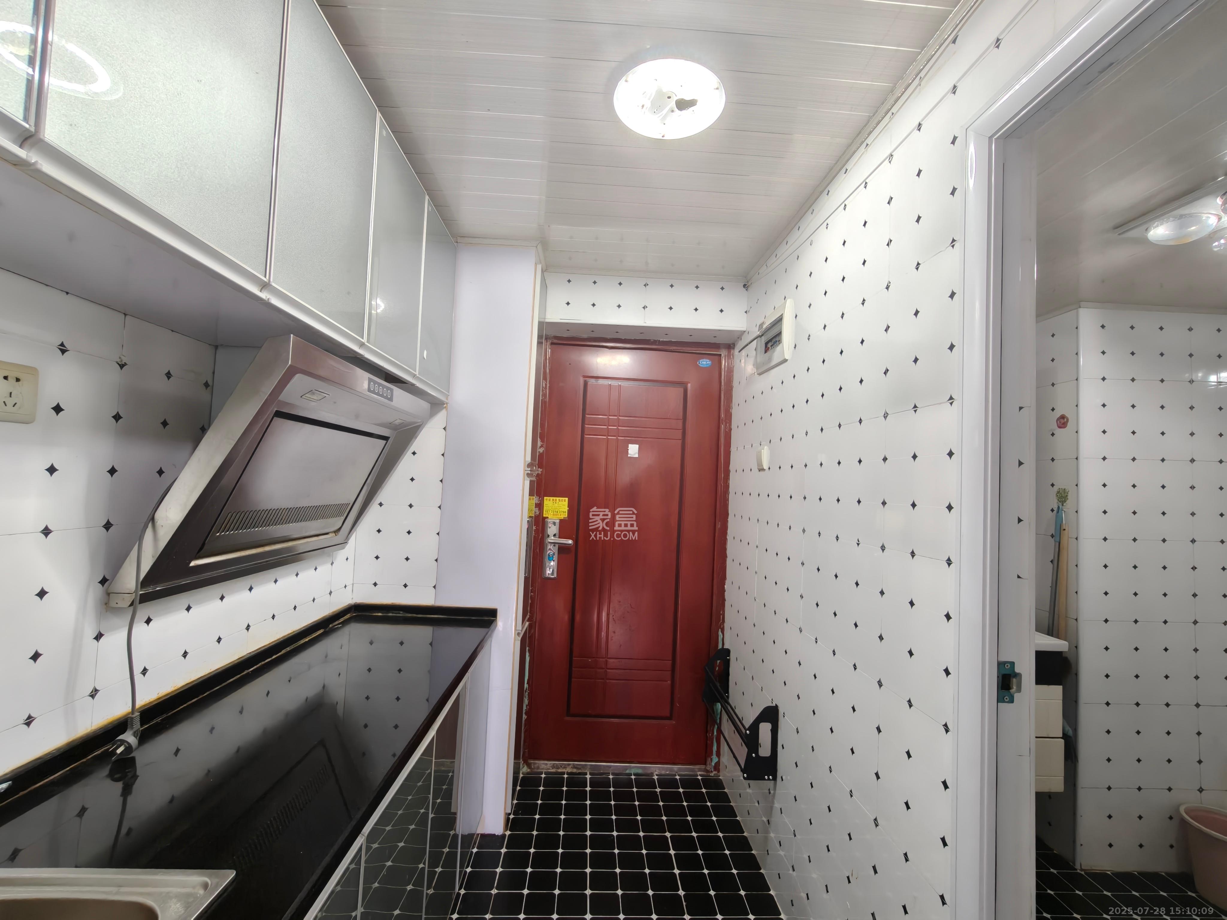 曙光领峰(曙光家园) 1室1厅1卫 1400.0元/月 曙光领峰(曙光家园) 1室1厅1卫 1400.0元/月室内图