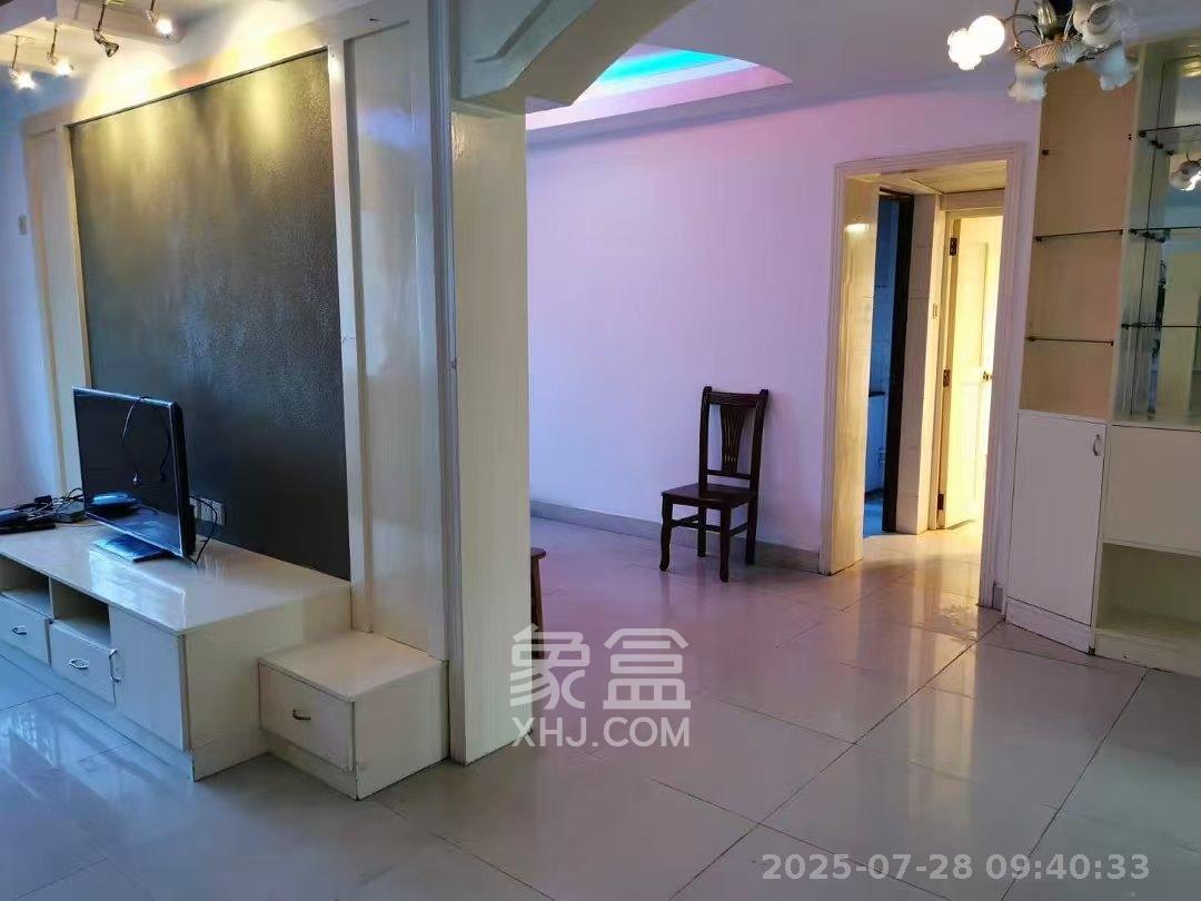 南明苑西区 3室2厅1卫 2400.0元/月 南明苑西区 3室2厅1卫 2400.0元/月室内图