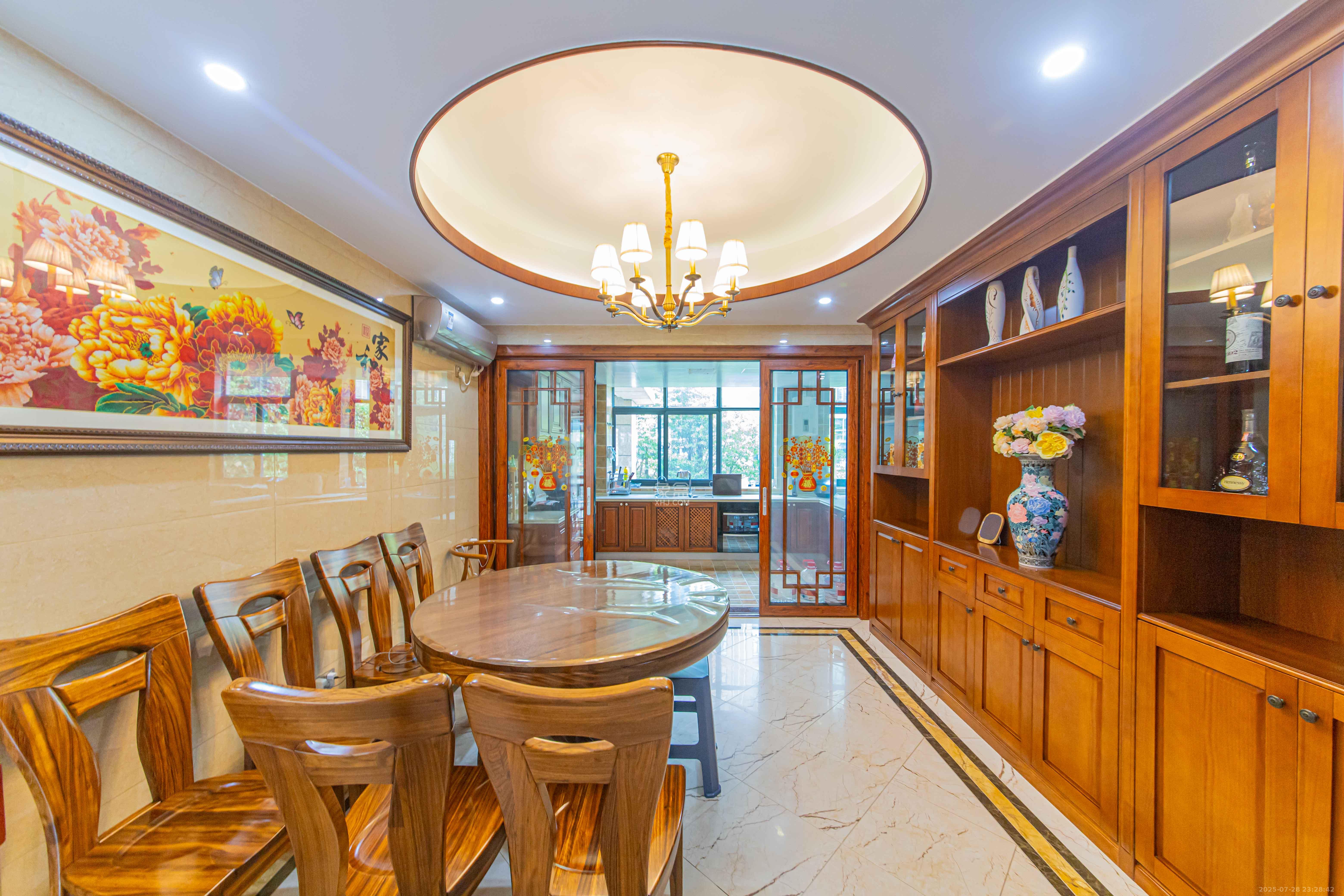 鑫远尚玺苑 5室2厅2卫 388.0万 鑫远尚玺苑 5室2厅2卫 388.0万客厅