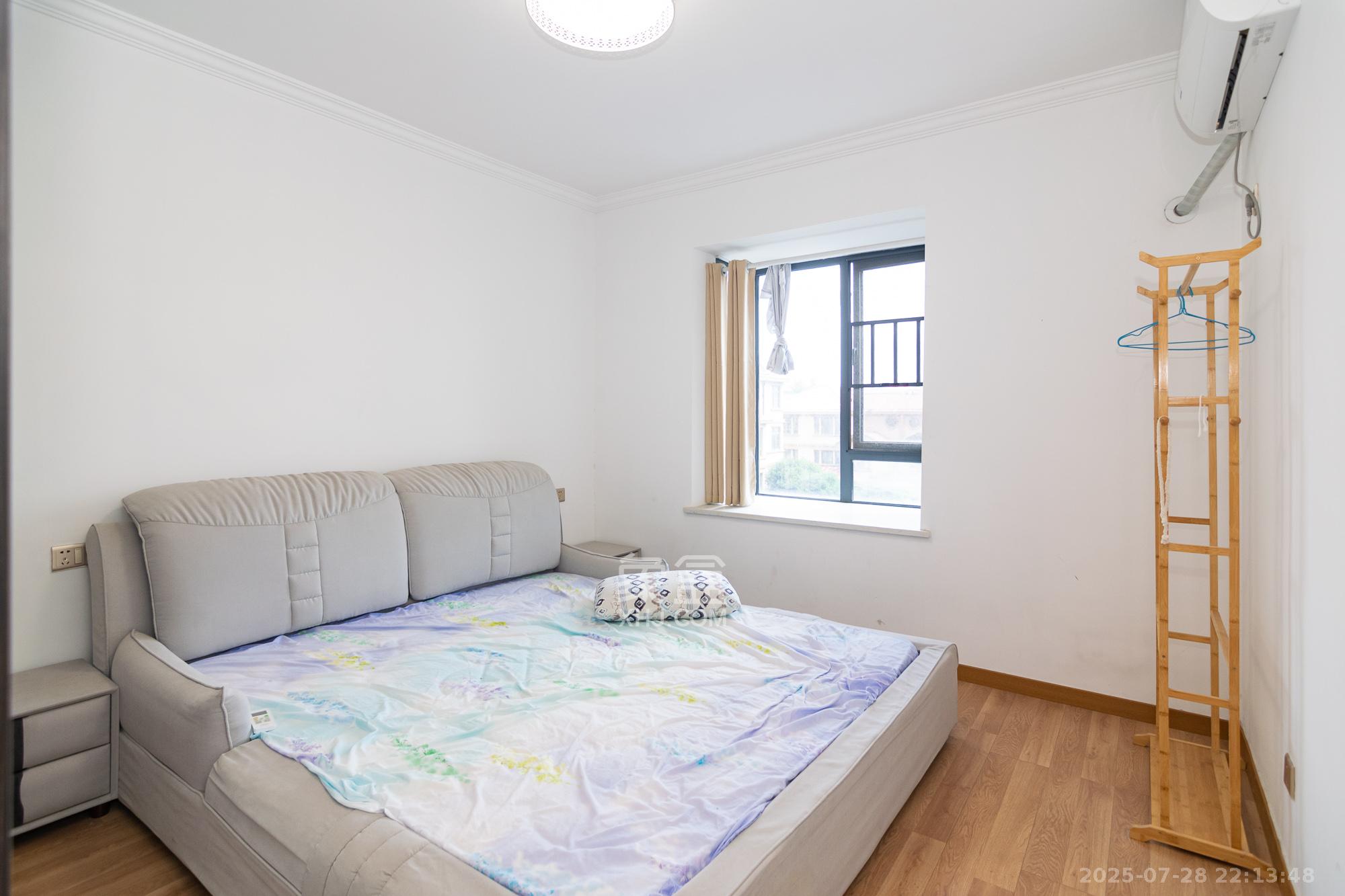 中粮鸿云 3室2厅1卫 75.80万 中粮鸿云 3室2厅1卫 75.80万卧室