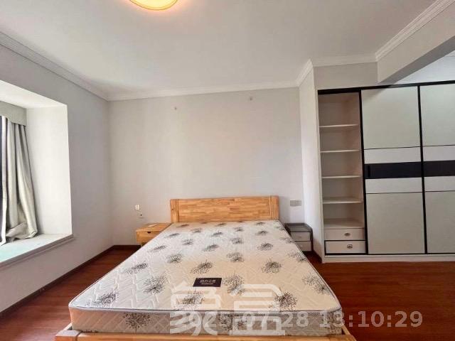 荣悦台 3室2厅2卫 4500.0元/月 荣悦台 3室2厅2卫 4500.0元/月室内图