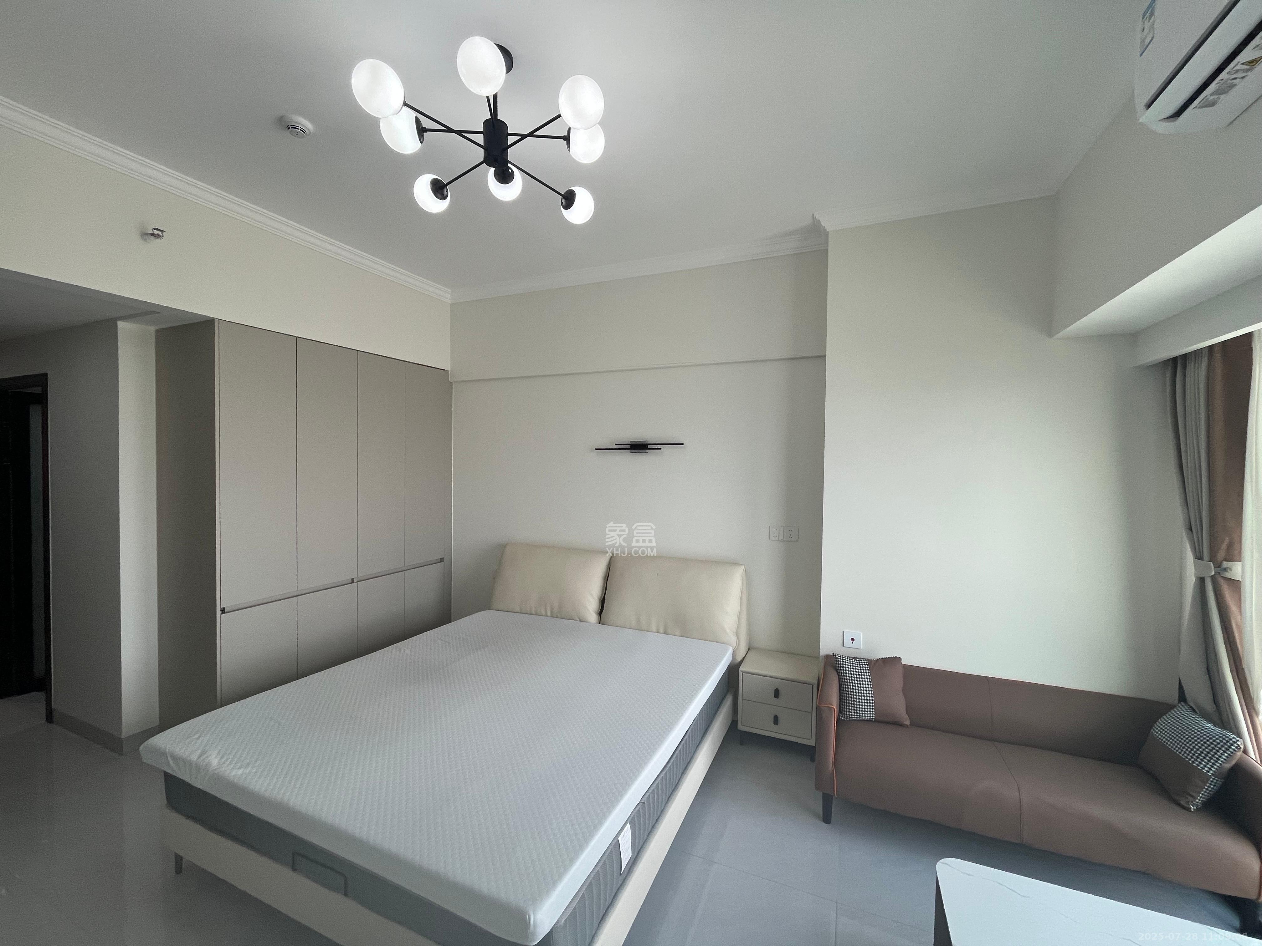 华润置地中心  1室0厅0卫    2300.0元/月 华润置地中心  1室0厅0卫    2300.0元/月室内图