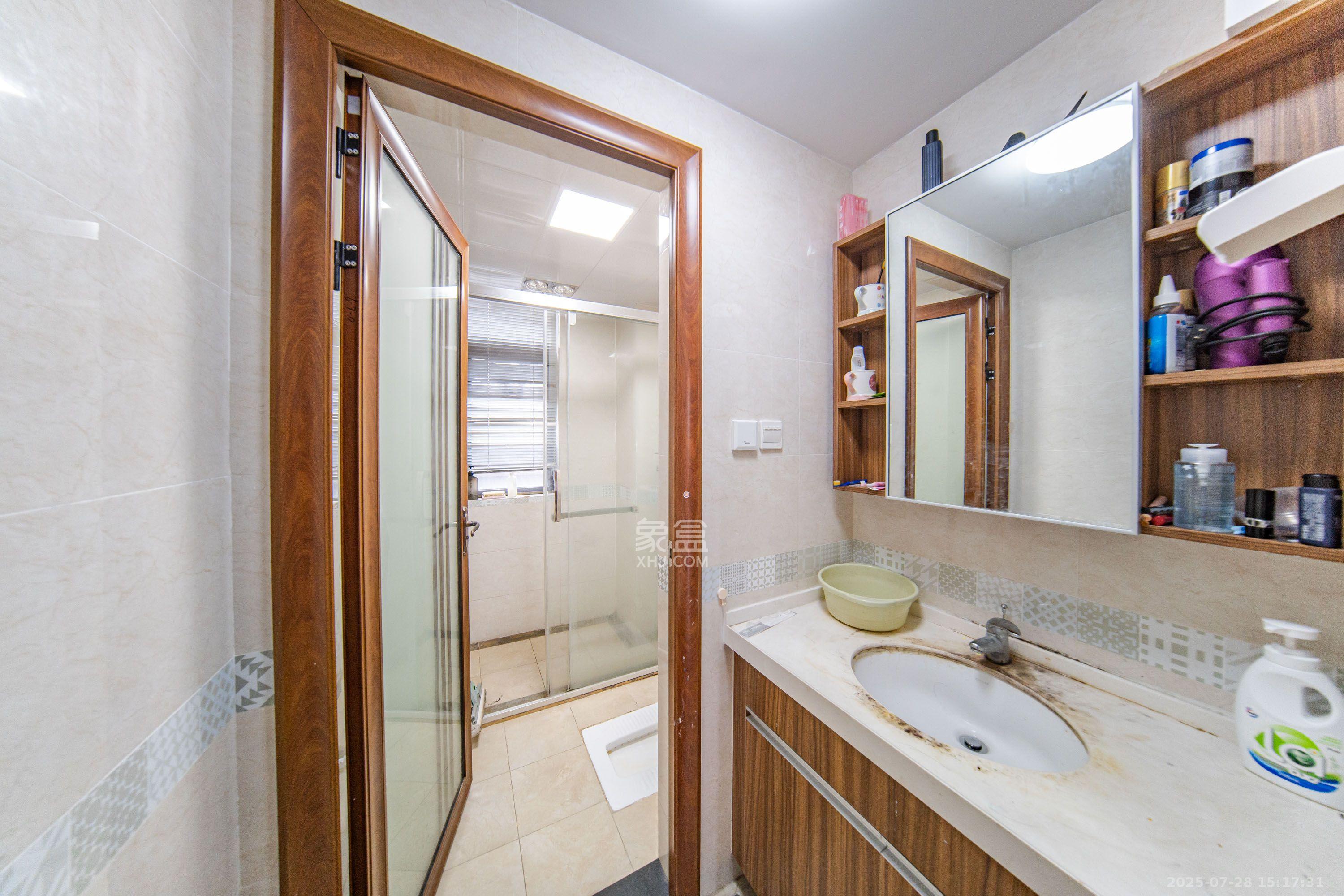 江山帝景哈佛  4室2厅2卫    3000.0元/月室内图