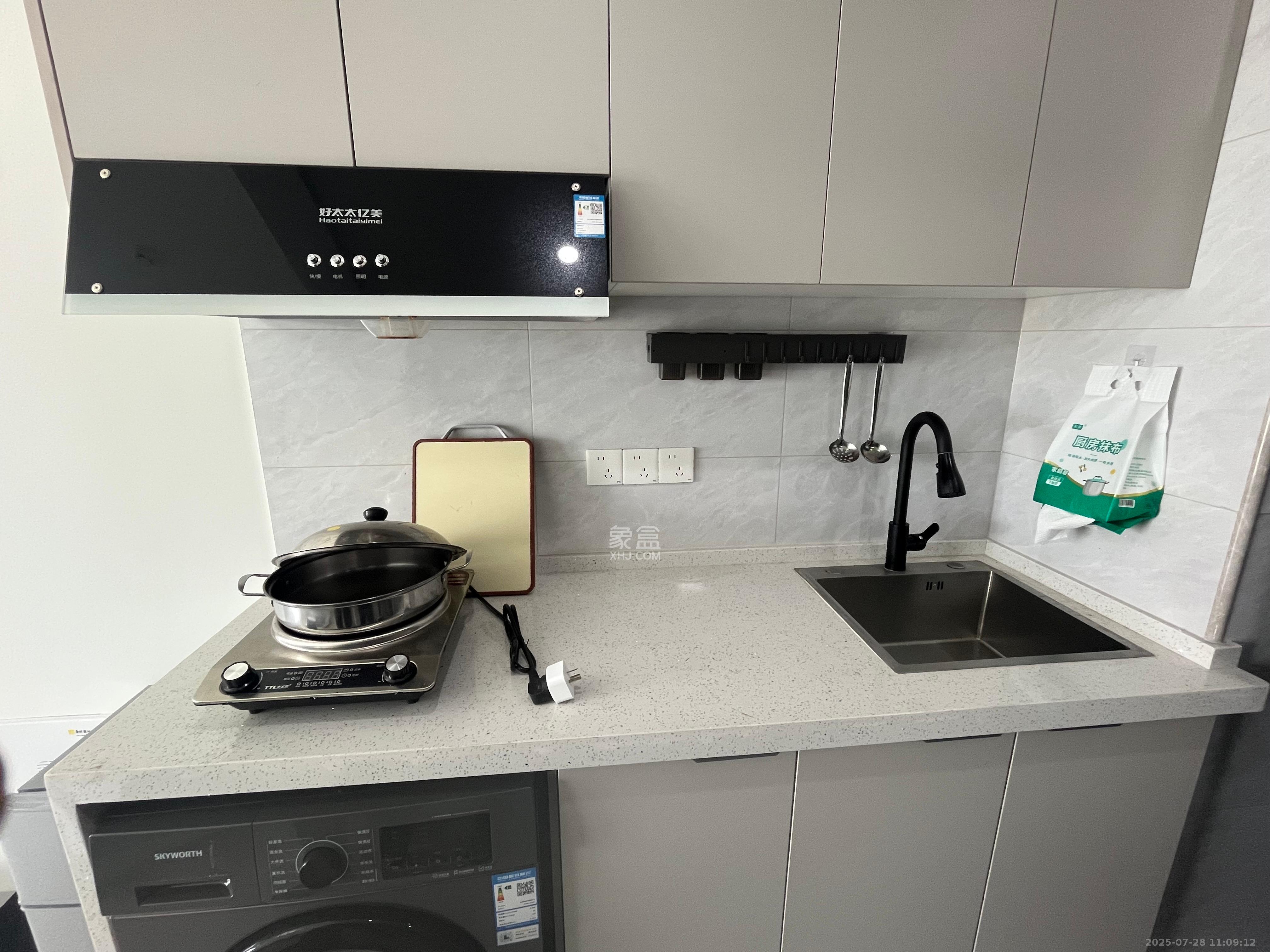 华润置地中心  1室0厅0卫    2300.0元/月 华润置地中心  1室0厅0卫    2300.0元/月室内图