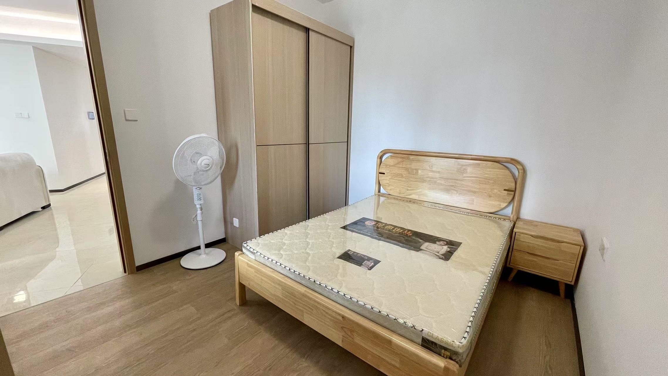 华润中心二期东悦府  3室2厅2卫   4200.00元/月室内图
