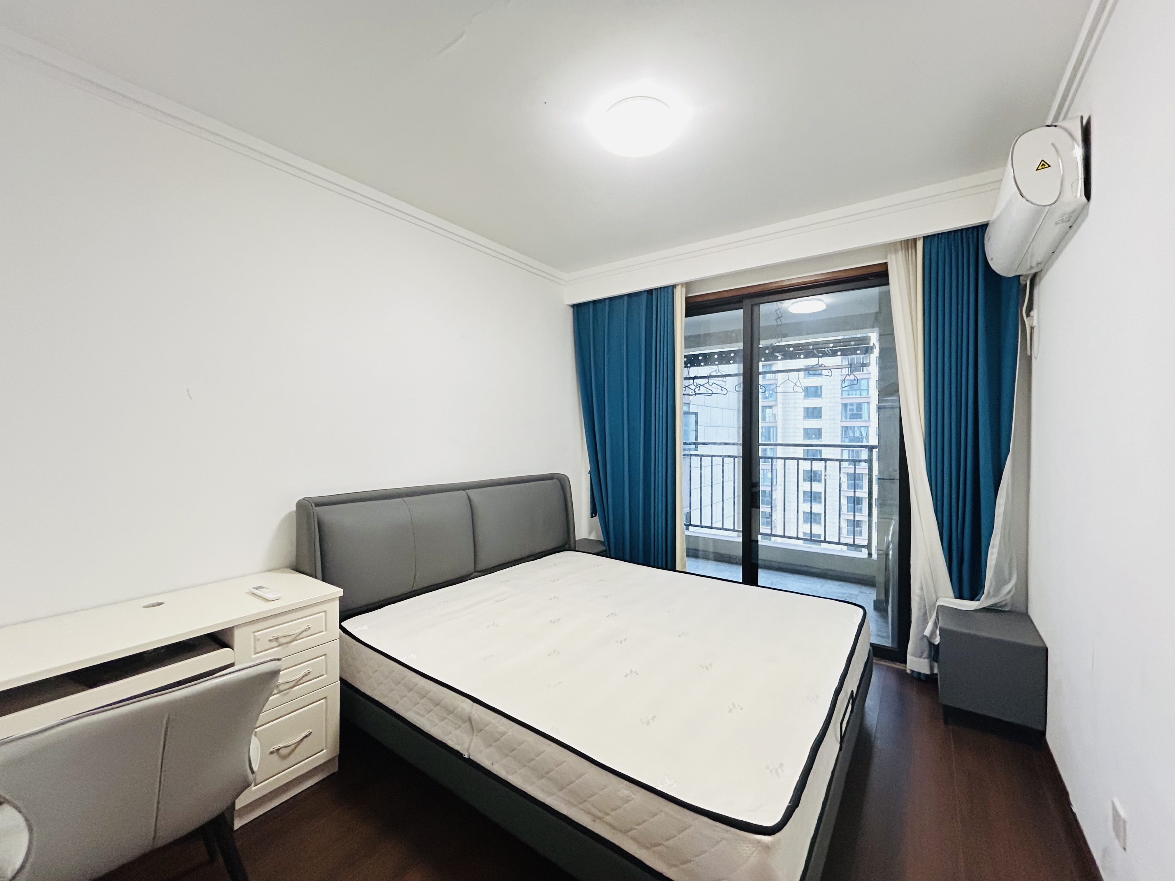 荣盛碧桂园铂悦府 3室2厅2卫 2200.0元/月 荣盛碧桂园铂悦府 3室2厅2卫 2200.0元/月室内图