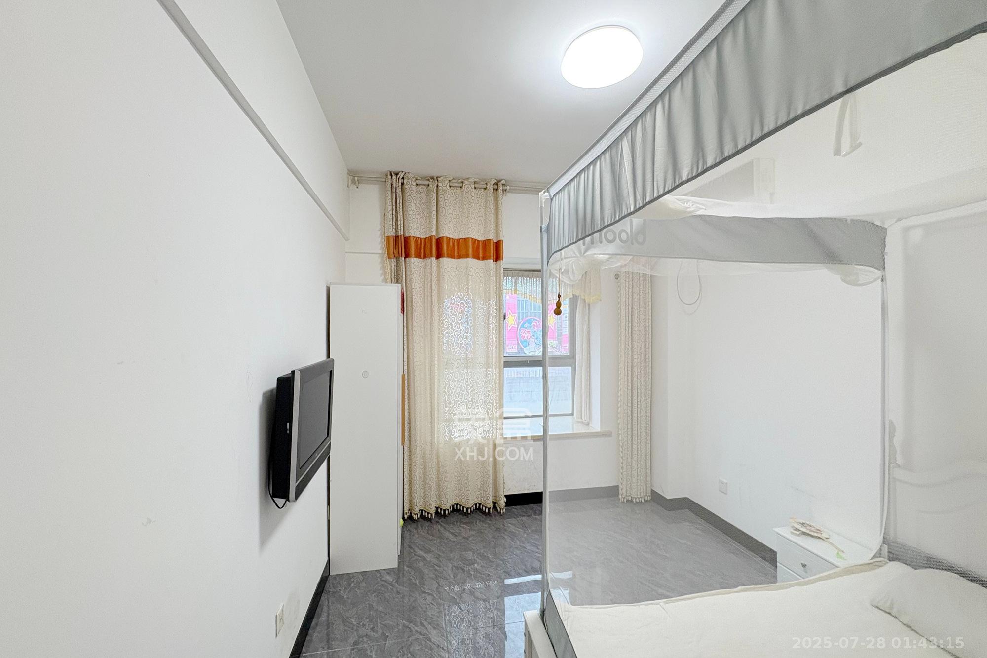 西罗亚大厦  1室1厅1卫    34.0万客厅