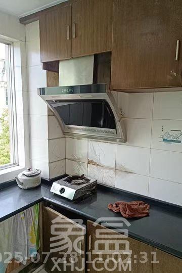 中南汽车世界 2室2厅1卫 1100.0元/月 中南汽车世界 2室2厅1卫 1100.0元/月室内图